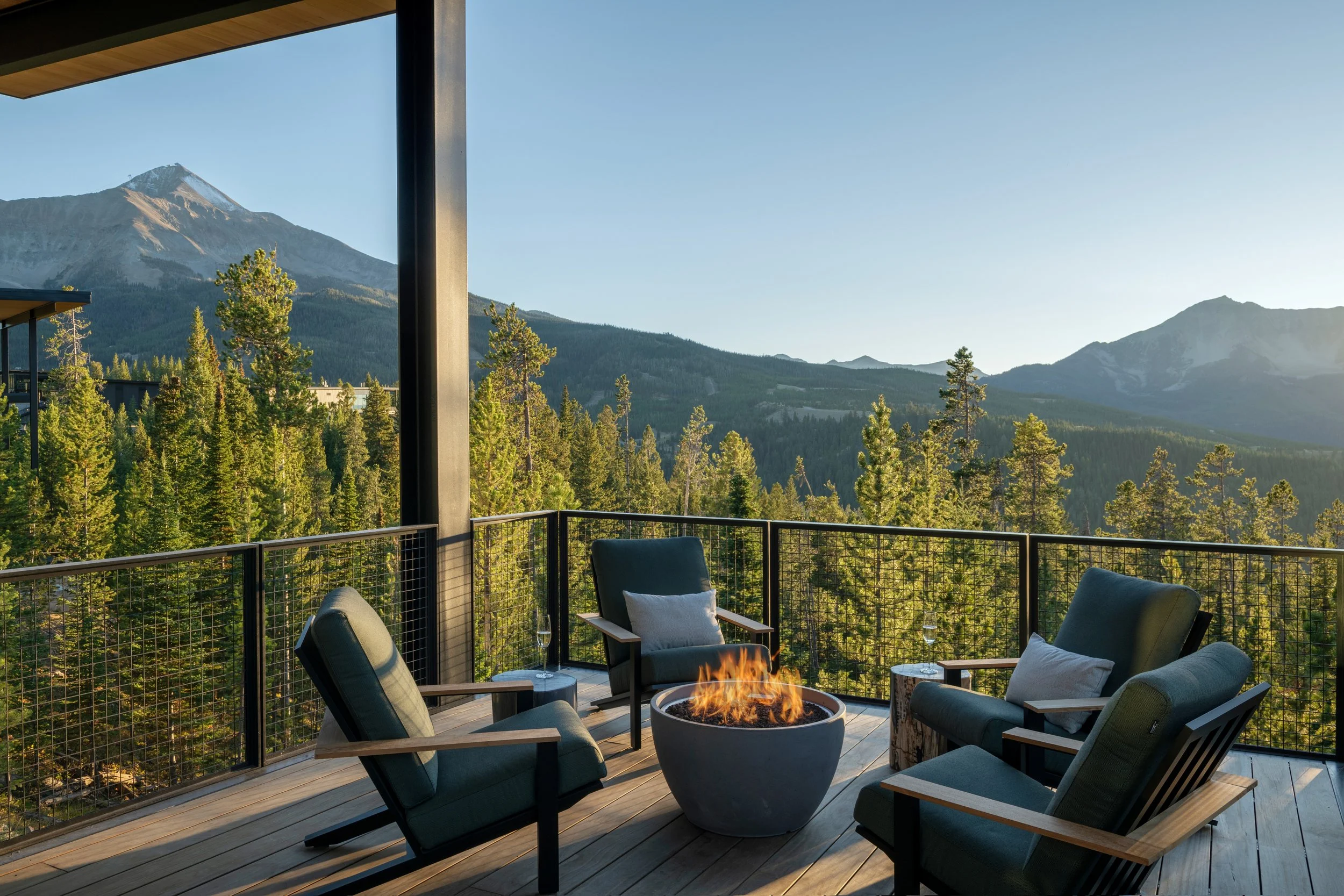 WKP - OO16 - HR-18 Web Size.jpg