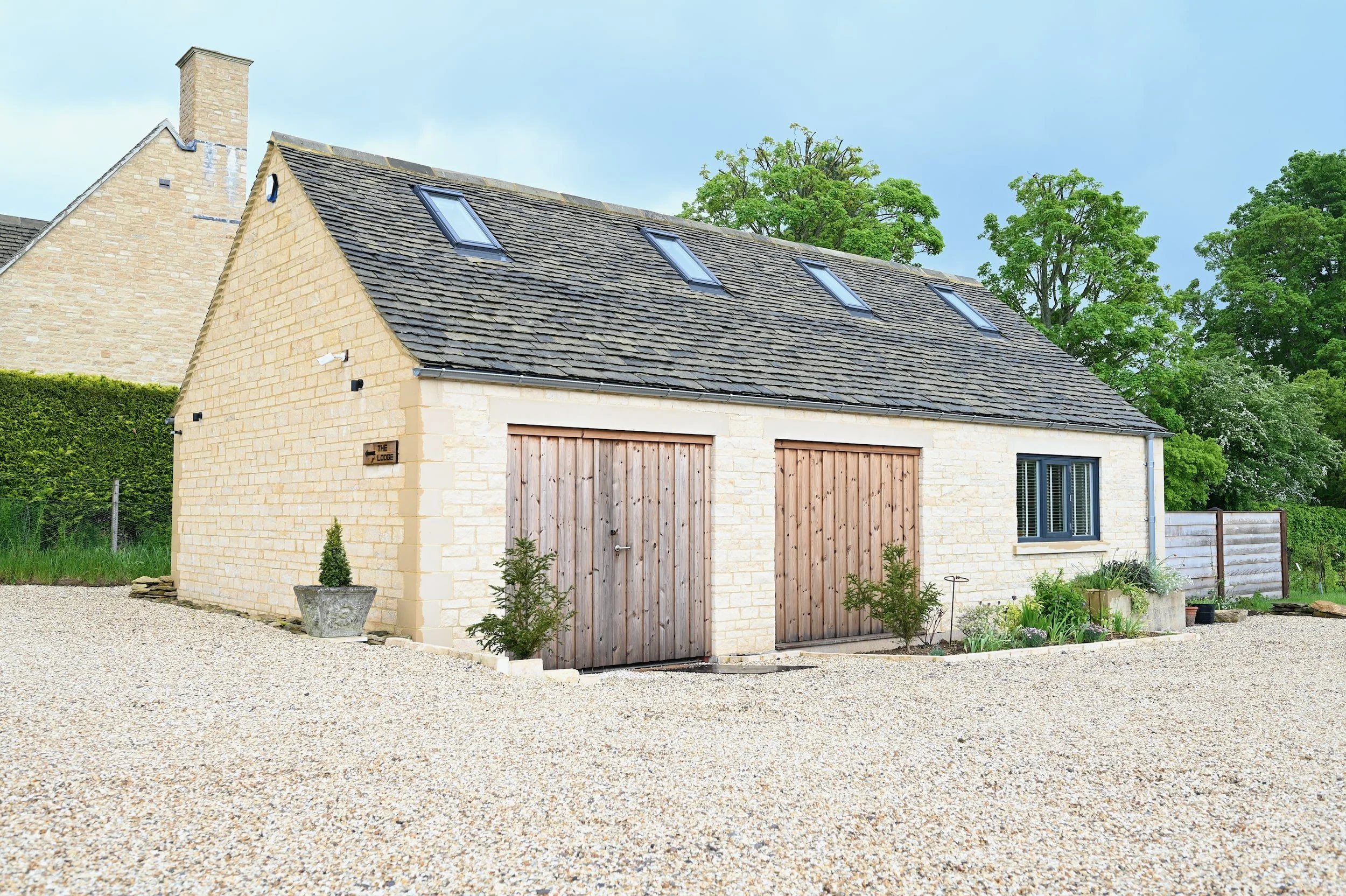 New build detached holiday rental accommodation and garage