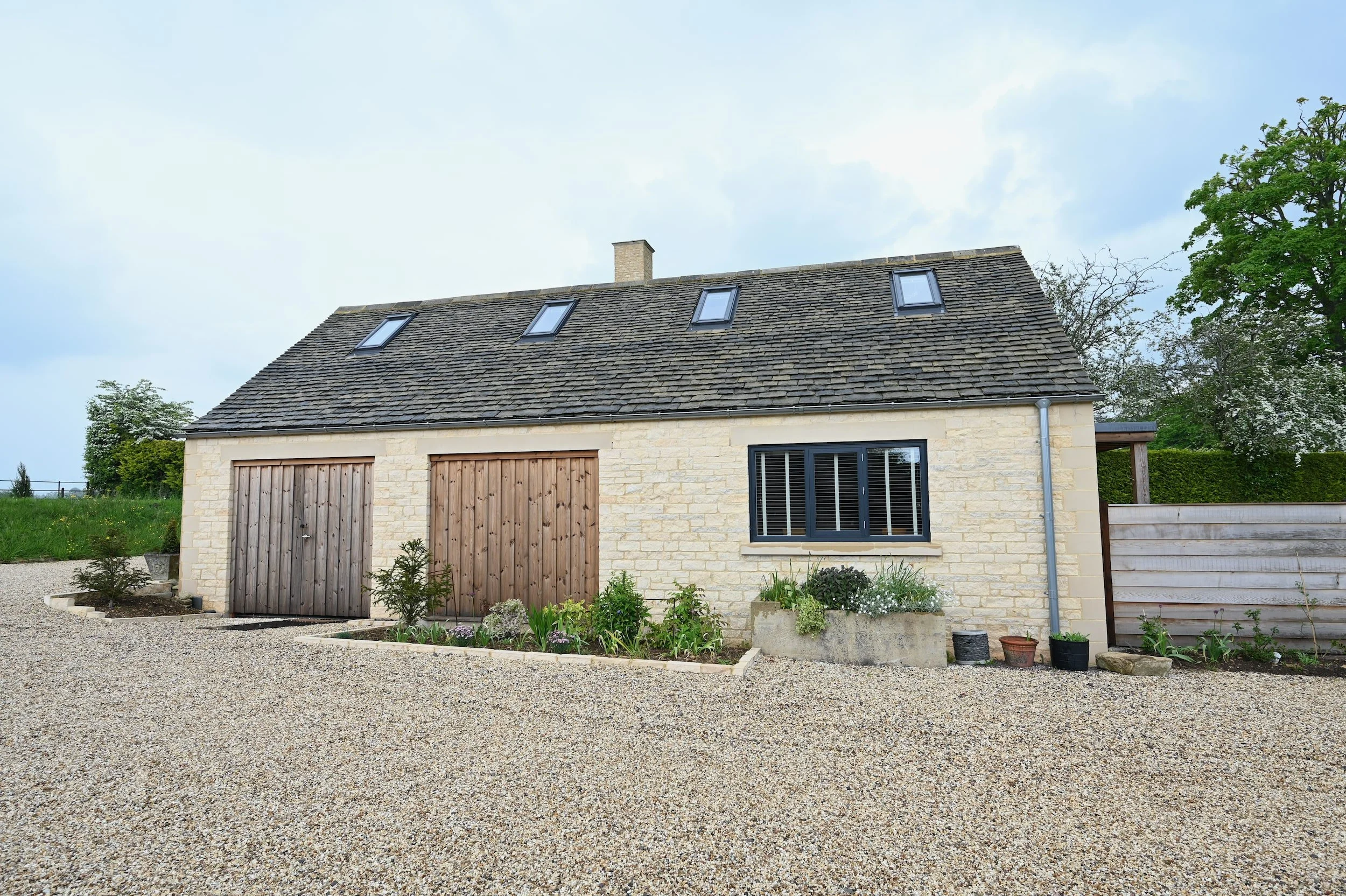 New build detached holiday rental accommodation and garage