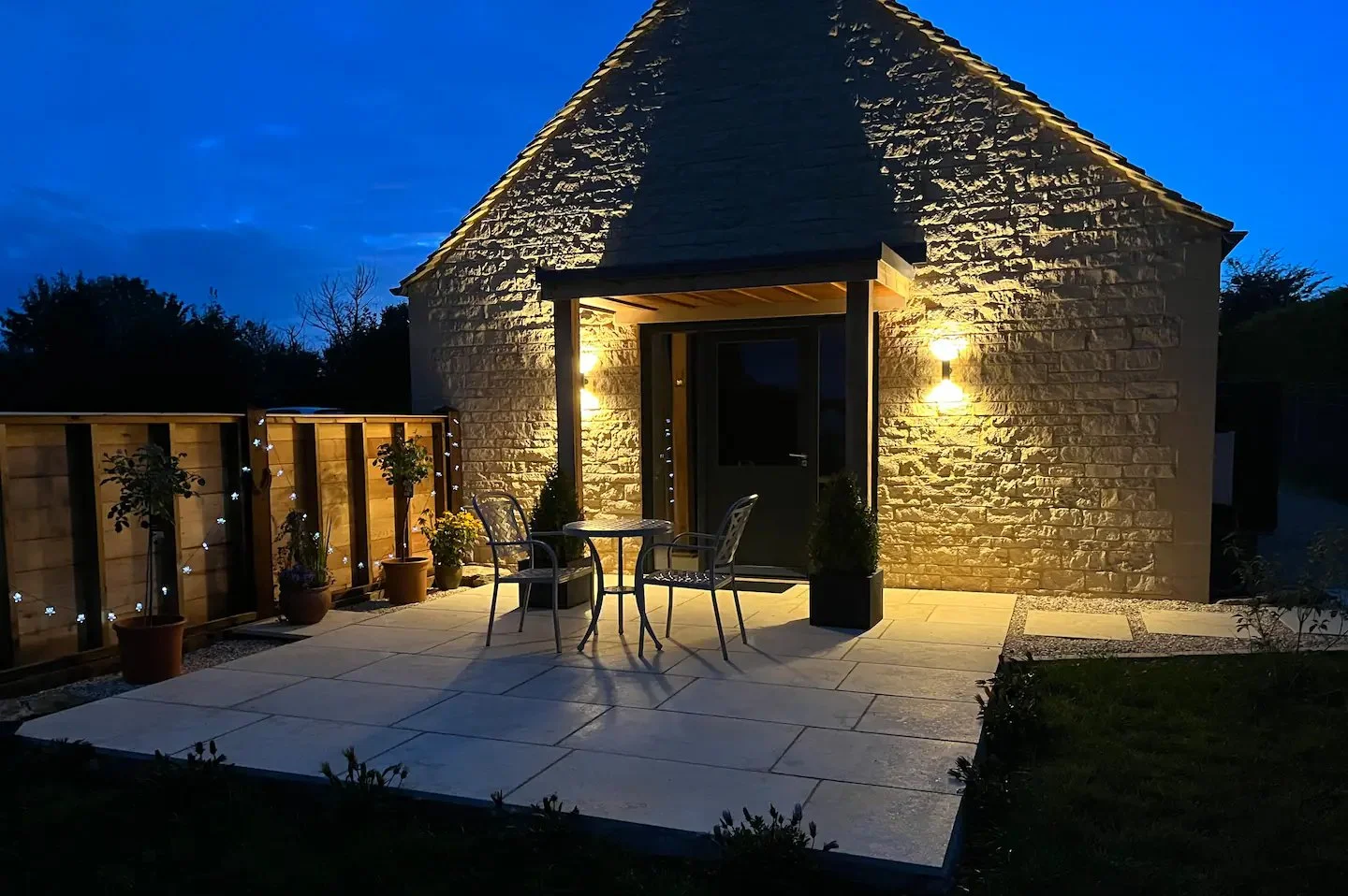 New build detached holiday rental accommodation and garage