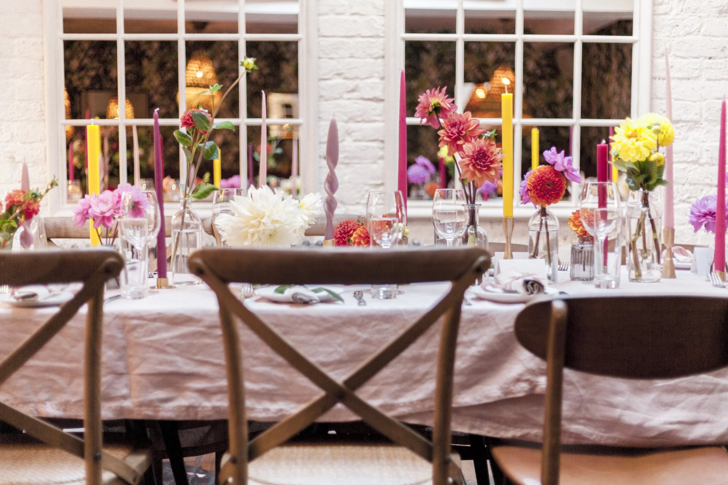 We offer floral design services for:
Corporate events and conferences
Brand launches and product reveals
Press days and photoshoots
Client entertaining and office eventsbespoke floral design for:
Birthday parties and milestone celebrations
Anniversar