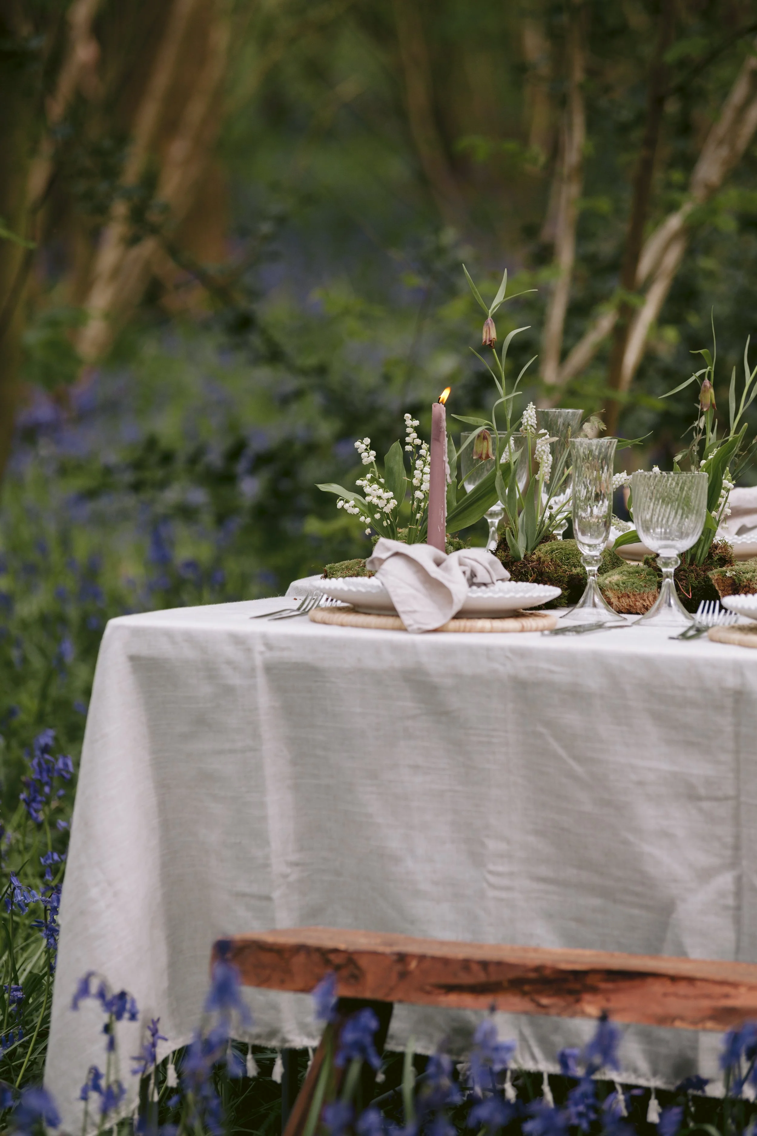 Modern wedding flowers for London and West Sussex weddings, blending seasonal florals with an elegant, timeless design approach.