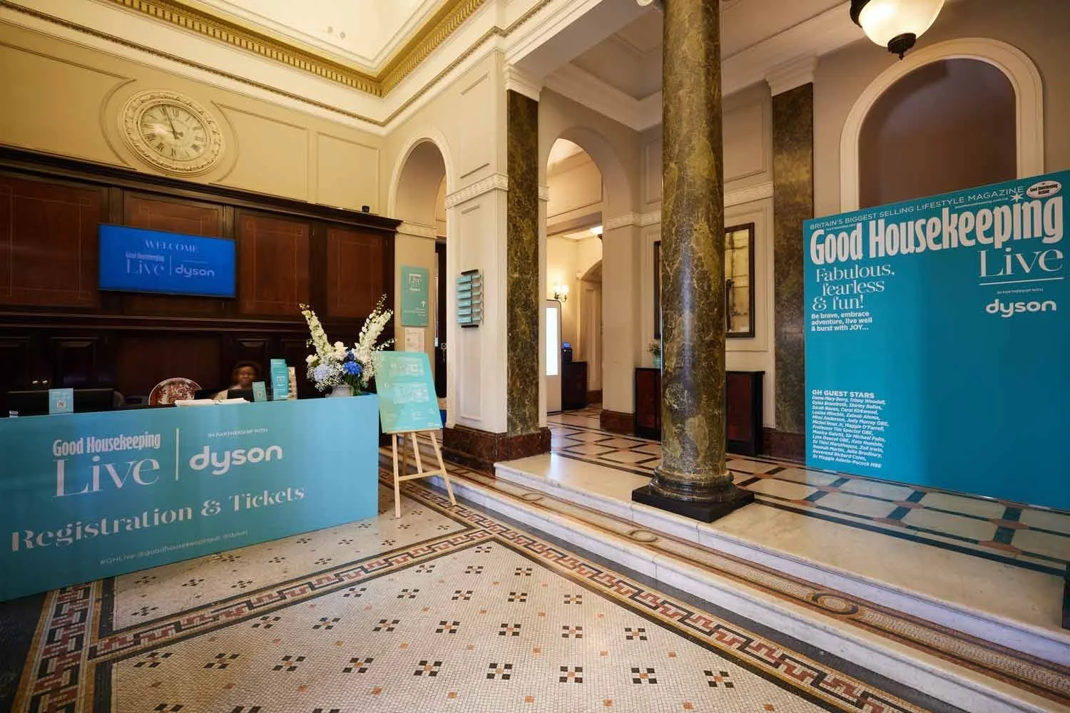 We offer floral design services for:
Corporate events and conferences
Brand launches and product reveals
Press days and photoshoots
Client entertaining and office eventsbespoke floral design for:
Birthday parties and milestone celebrations
Anniversar