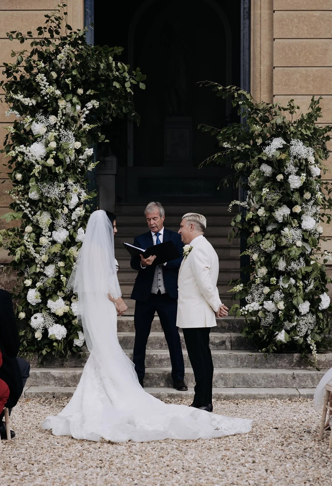 Modern wedding flowers for London and West Sussex weddings, blending seasonal florals with an elegant, timeless design approach.