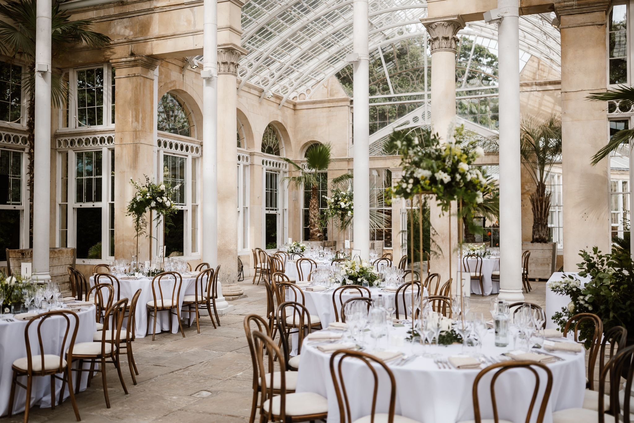 Seasonal wedding floristry in London and West Sussex, featuring elegant bridal bouquets and refined floral arrangements designed for modern, design-led weddings.