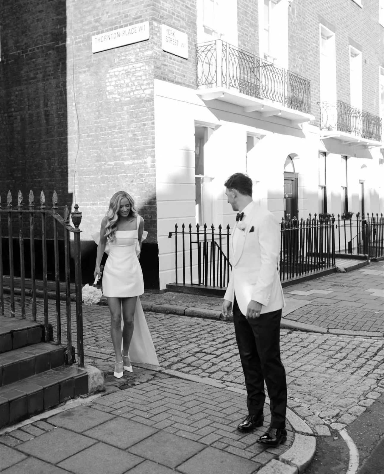 Intimate civil ceremony wedding flowers in London and Sussex, showcasing a refined bridal bouquet and simple, seasonal floral arrangements perfect for small weddings and registry office celebrations.