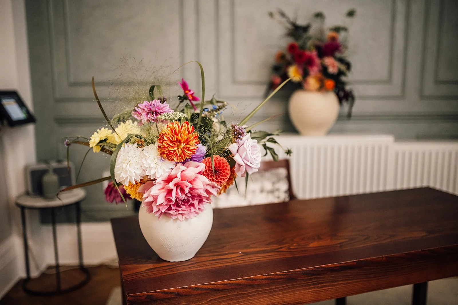 Intimate civil ceremony wedding flowers in London and Sussex, showcasing a refined bridal bouquet and simple, seasonal floral arrangements perfect for small weddings and registry office celebrations.