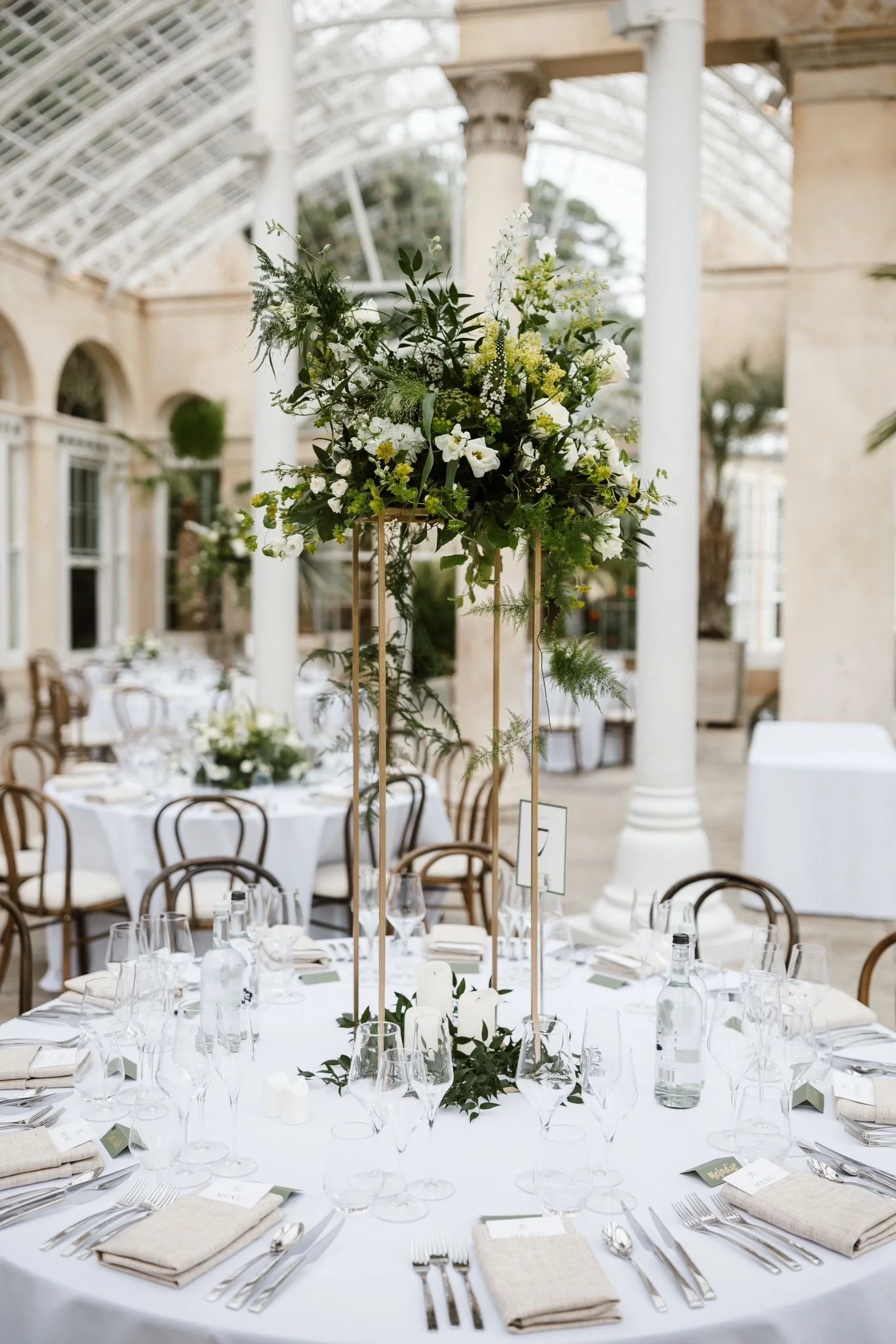 Seasonal wedding floristry in London and West Sussex, featuring elegant bridal bouquets and refined floral arrangements designed for modern, design-led weddings.