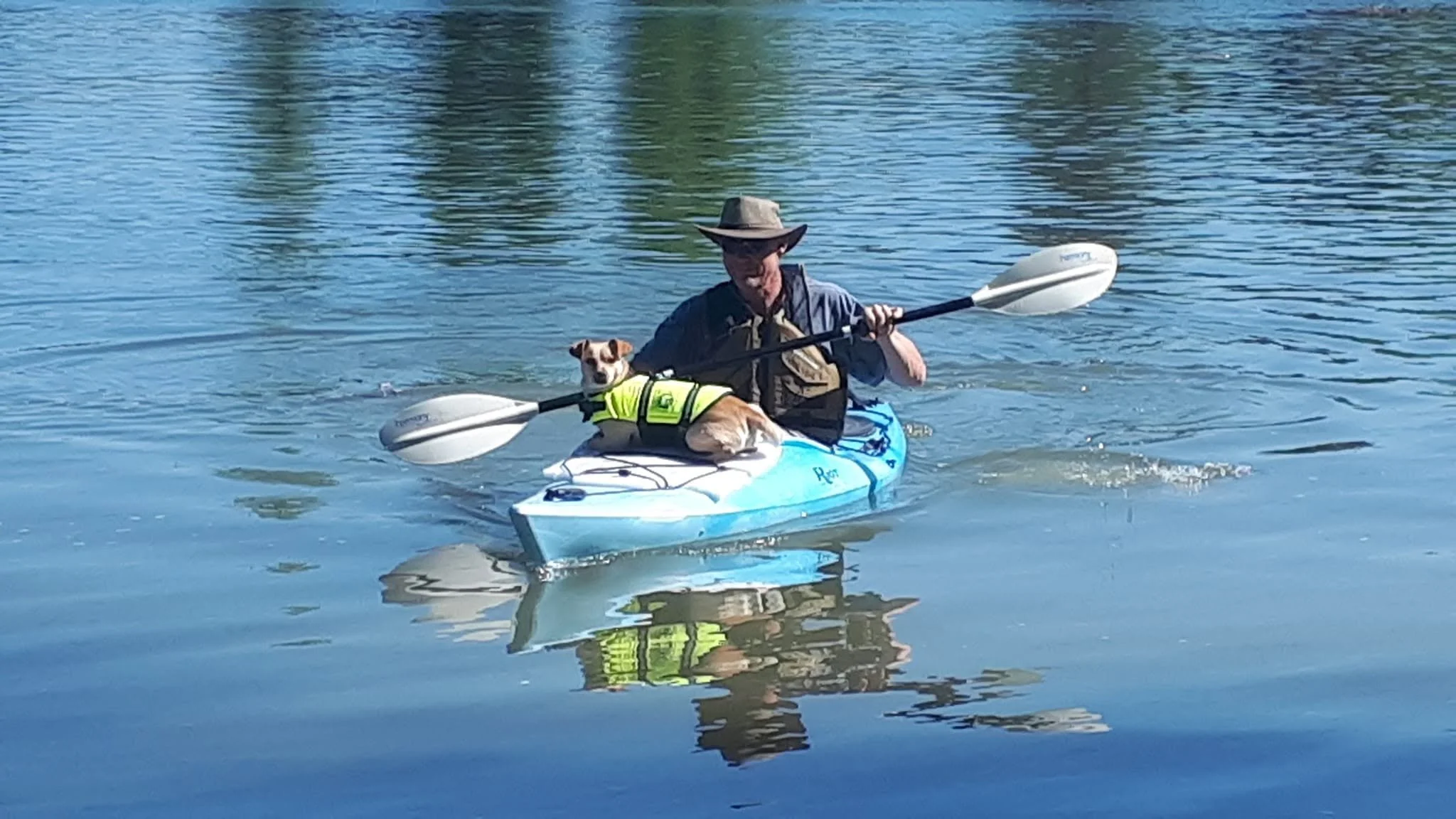  Sonic's First Time Kayaking!