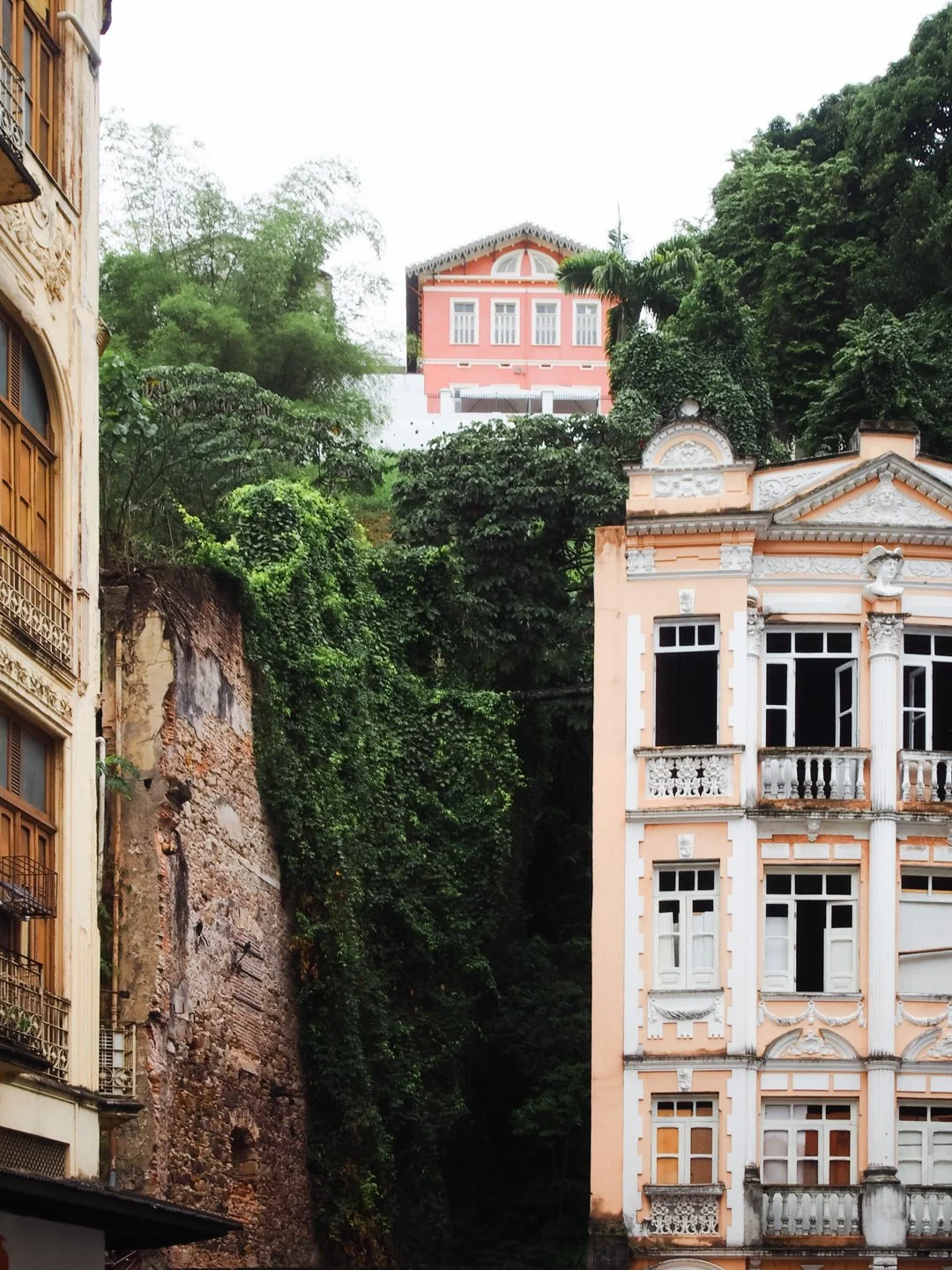   Under the rock at which Pelourinho sits  