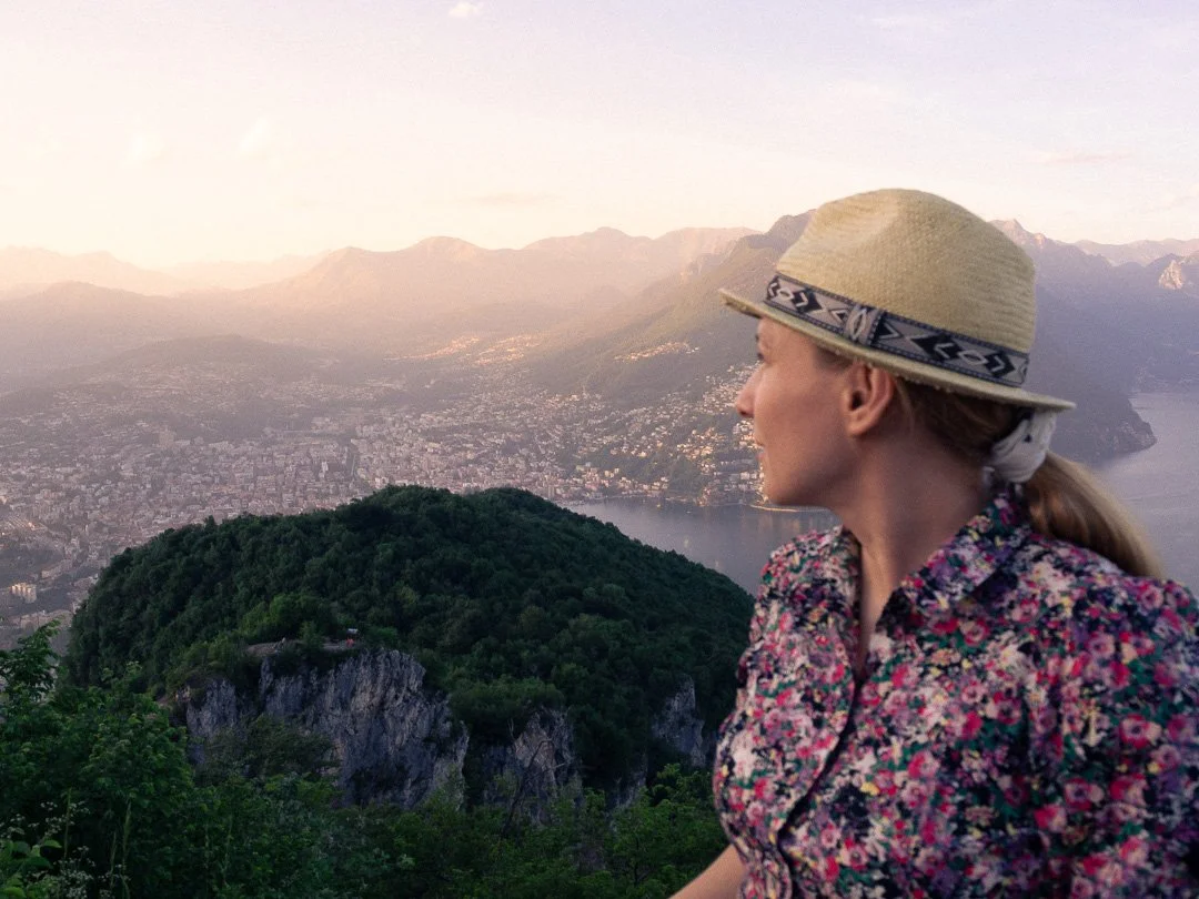   Widok na który warto spojrzeć kilka dłuższych chwil - panorama z Monte San Salvatore  