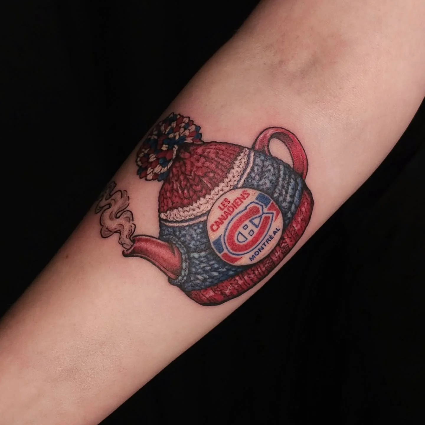 When it comes to remembering a loved one I always suggest getting something that represent them and brings back happy memories. What a fun project as always! Thank you Emily for once again trusting me with your tattoo!

Fill out the Form in my bio to