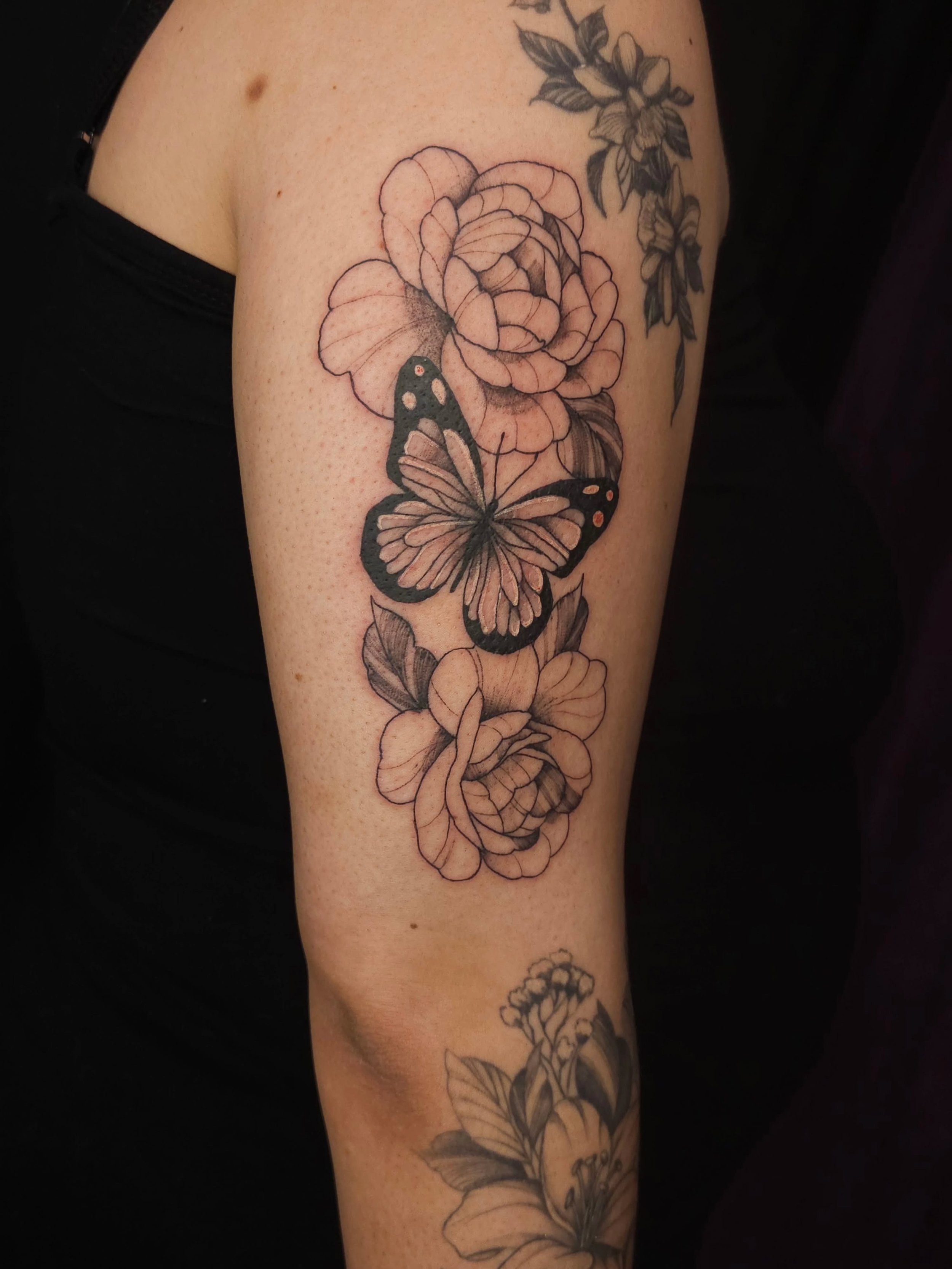 Floral butterfly 🦋 

#lunainkmississauga #mississaugatattooartists #cutetattoo #mississaugatattoostudio #femaletattooartist