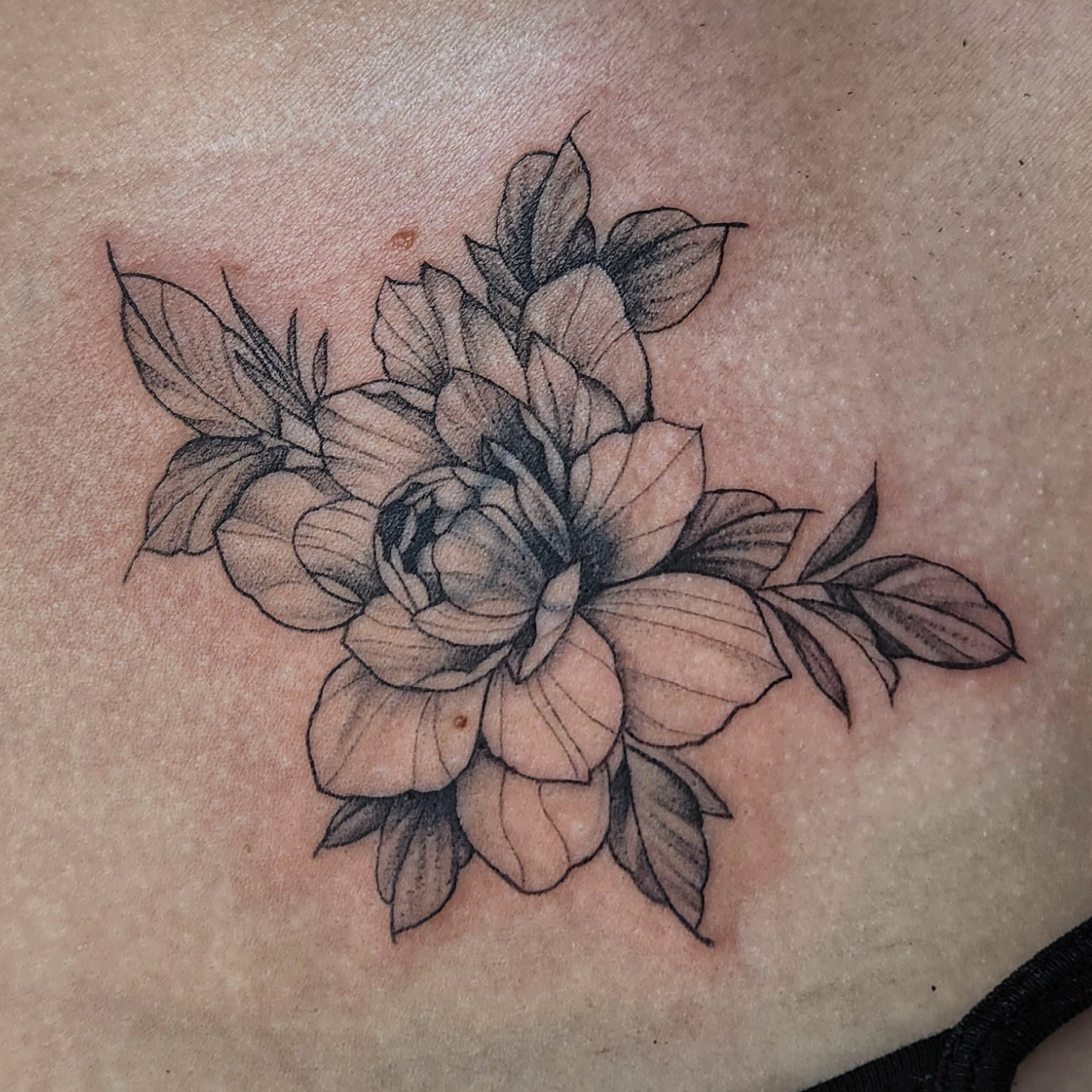 Floral cover up 🌸

#mississauga #floraltattoo #explore #mississaugatattoos #blackandgreytattoo