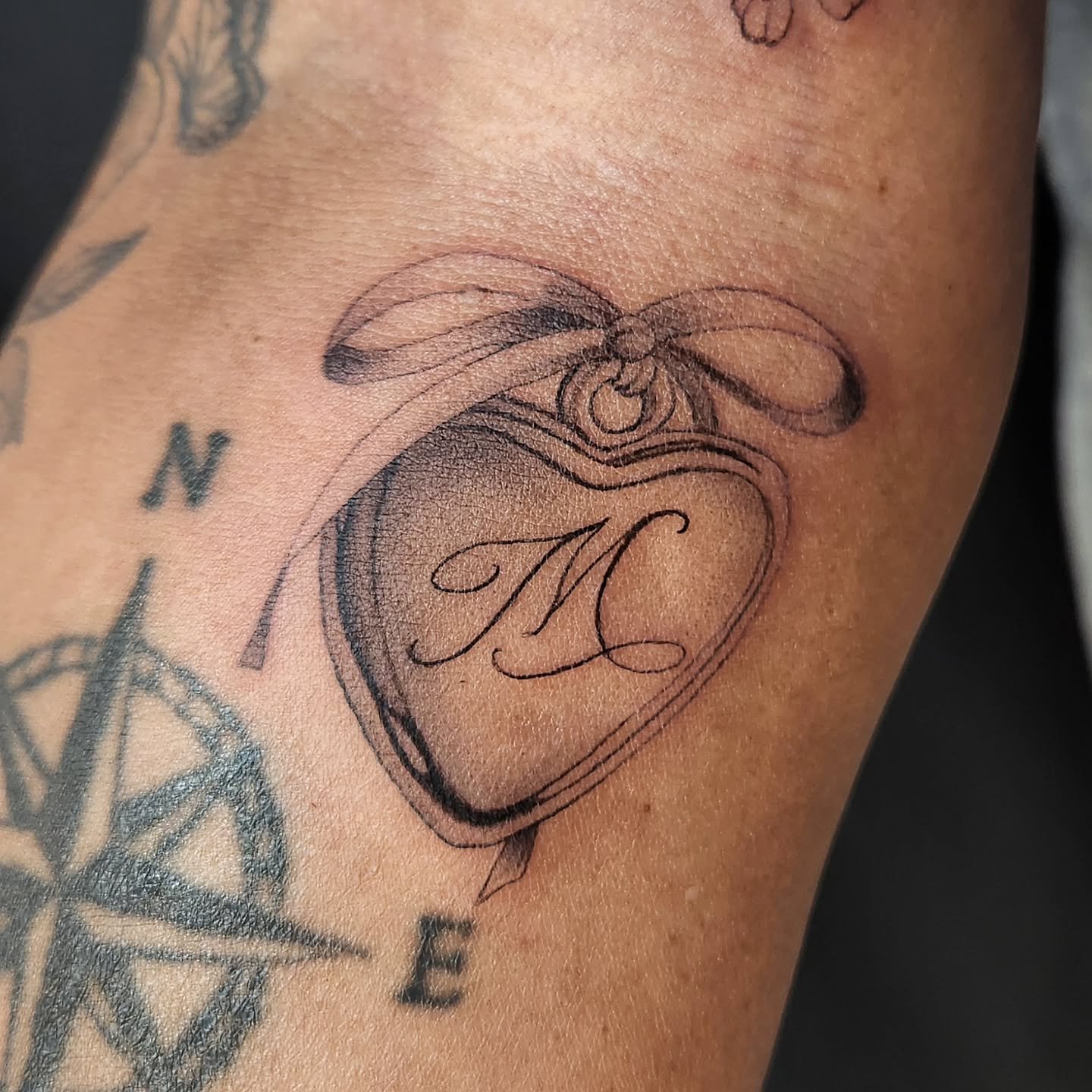 Little locket 🔒

#tattoo #tattooartist #explore #mississauga #realismtattoo