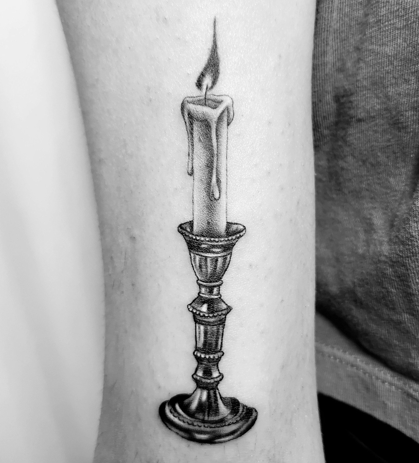 one of my favourite pieces 🕯#blackandgreytattoo #tattoo