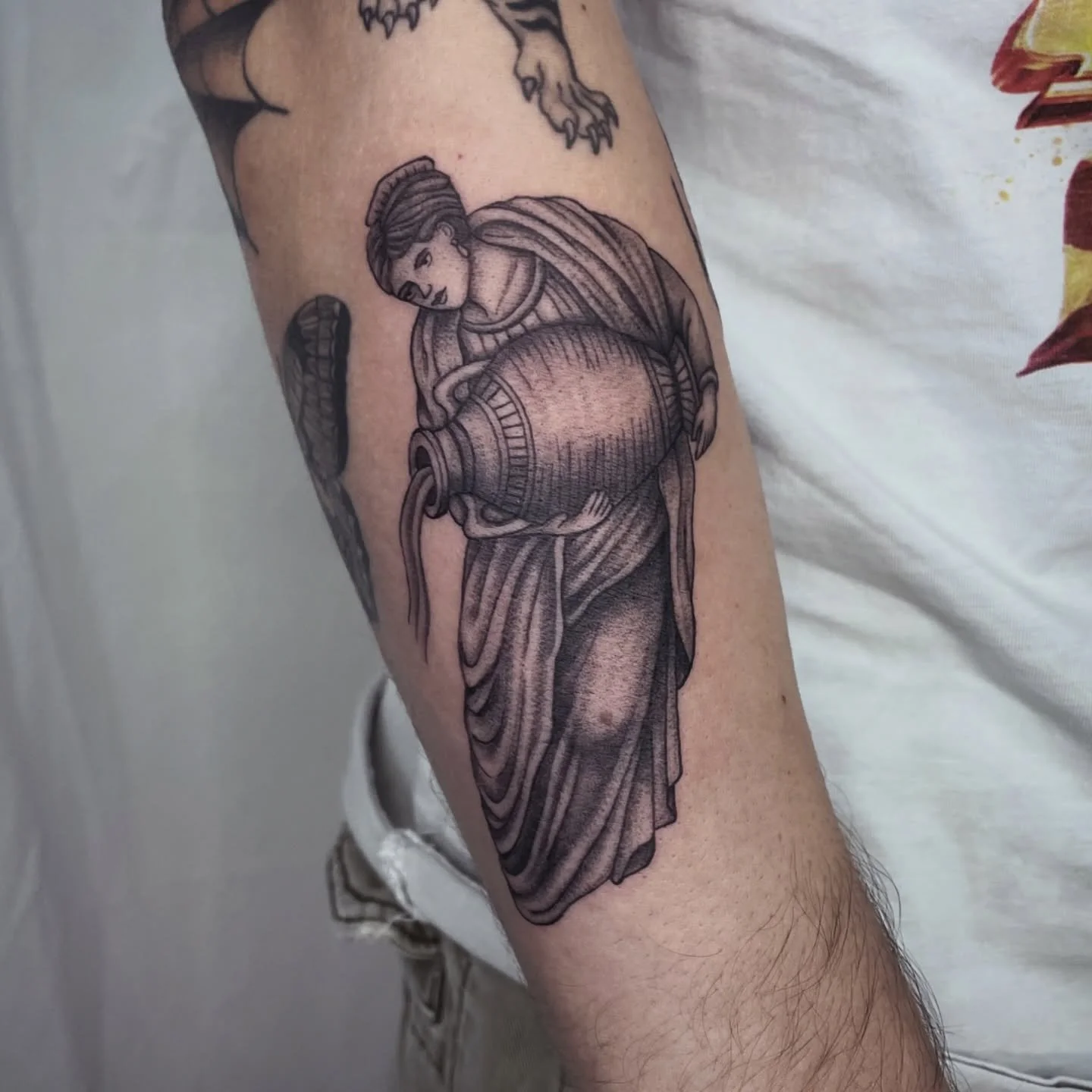 🏺
Vase forearm piece
.
.
.
#tattoo #tattoos #vase #tattooartist #culture