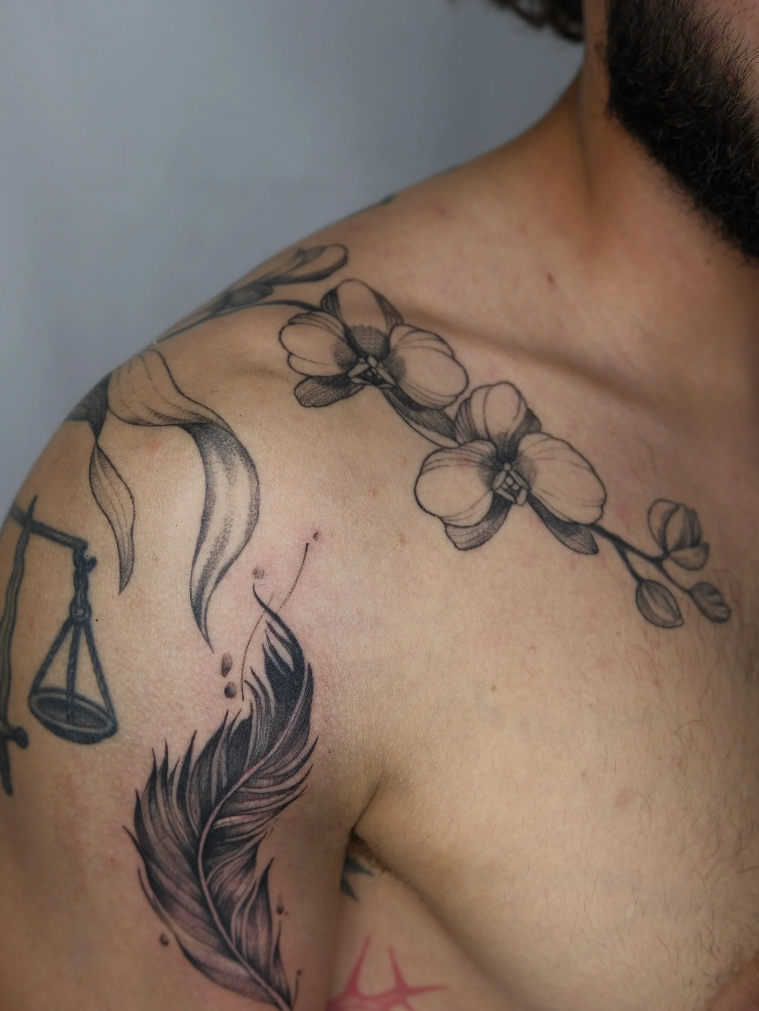 Healed orchid tattoo on Diego (6+ weeks). Thank you for always trusting my skills and vision!!
.
Now booking for July-Aug. Fill out my form link in bio to book.
.
#FinelinetattooartistMississauga
#WatercolortattooToronto
#FemaletattooartistMississaug