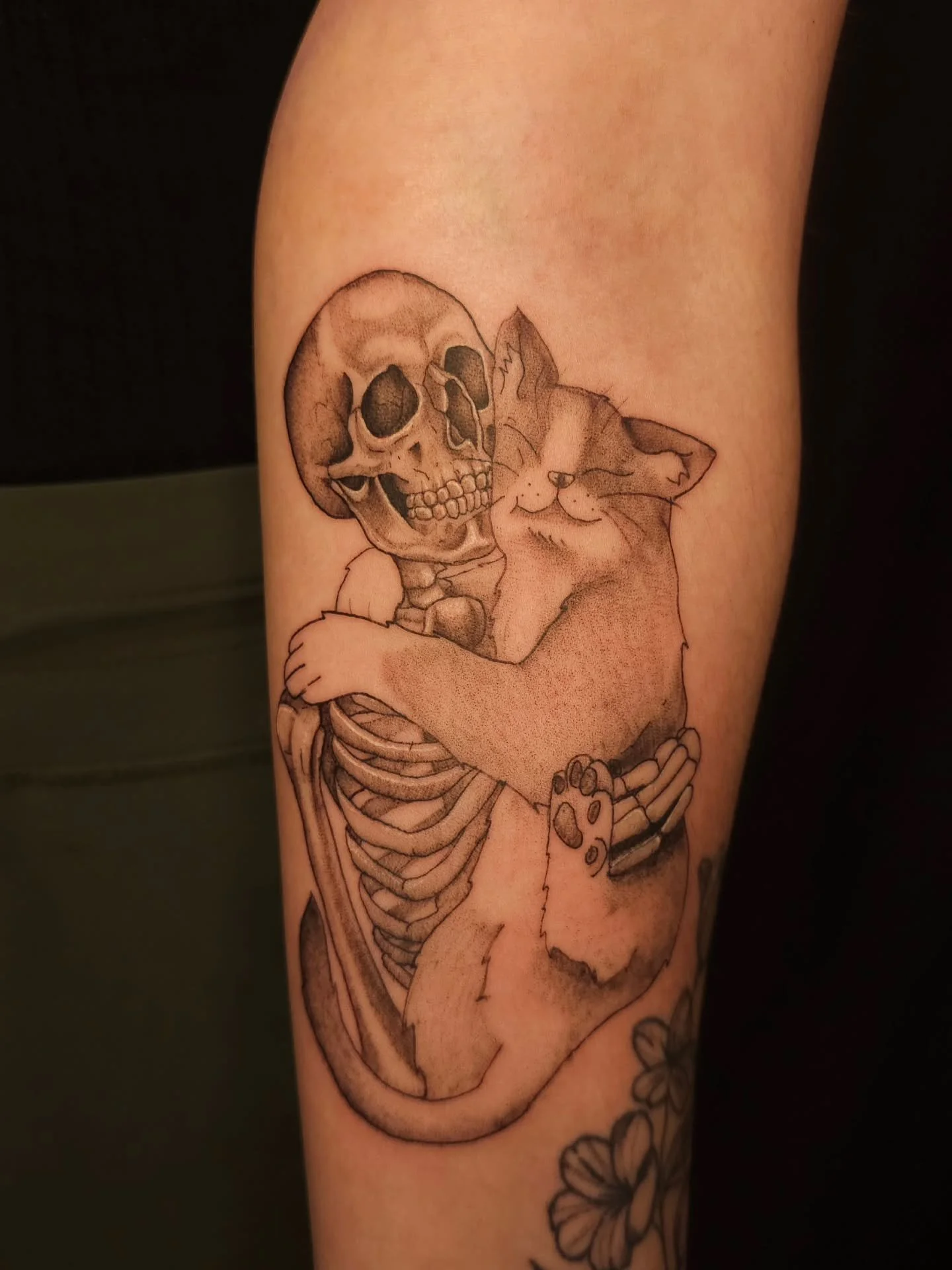 Cat and skeleton flash 

#lunainkmississauga #mississaugatattooartists #cutetattoo #mississaugatattoostudio #femaletattooartist