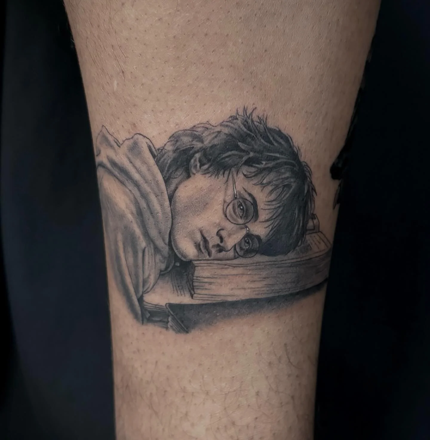 Harry Potter for my guy @khan.artist.ink  #blackandgreytattoo #harrypotter #explore #tattoo