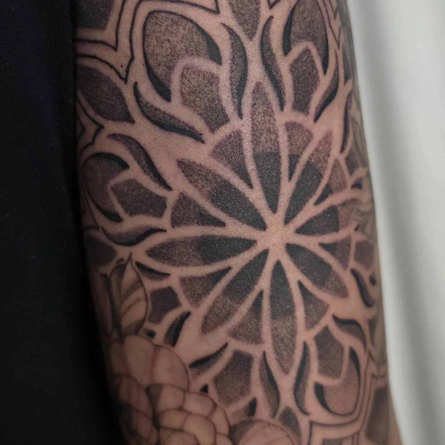 Mandala addition to the back of the arm. 

Fill out the Form in my bio to book!
Booking for: AUGUST &amp; SEPTEMBER 
Don't forget to tag me in your pictures so that I can share! Profile needs to be public for me to see!

Luna Ink Studio Mississauga
W
