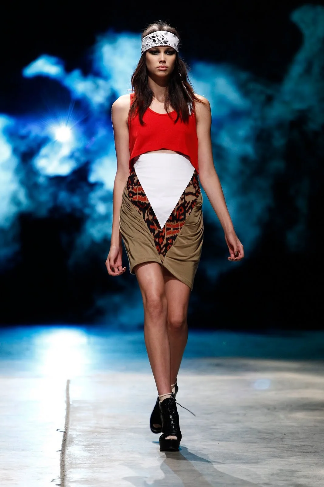 Low-Stolen Girlfriend 09.jpg