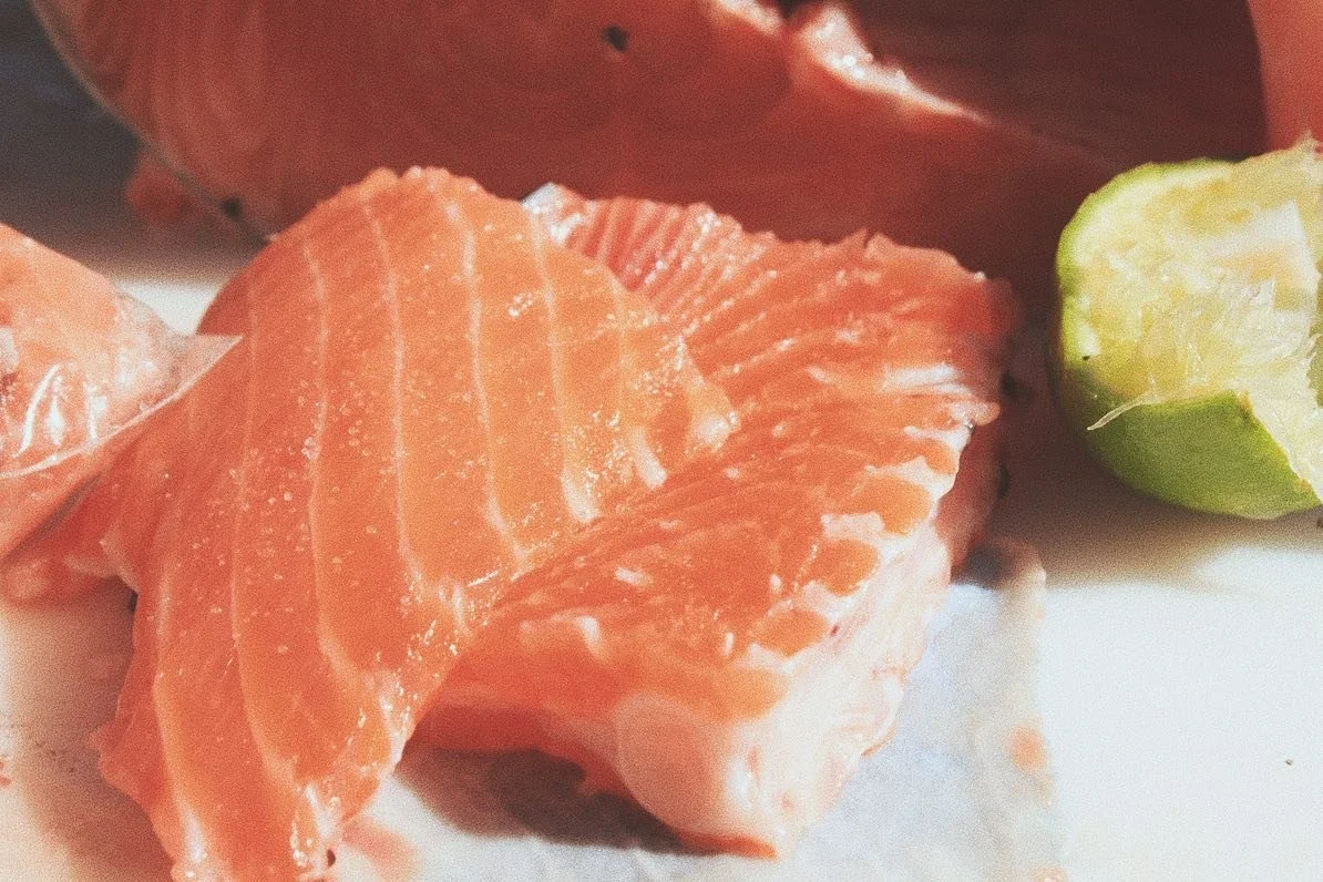 delish and nutrish
.
#salmon #nigiri #servedraw #catchoftheday #grateful #thesalmonarerunning #andimustgo #sanjuanislands #orcasisland #coronacruise #instaeatsfirst #travelgram