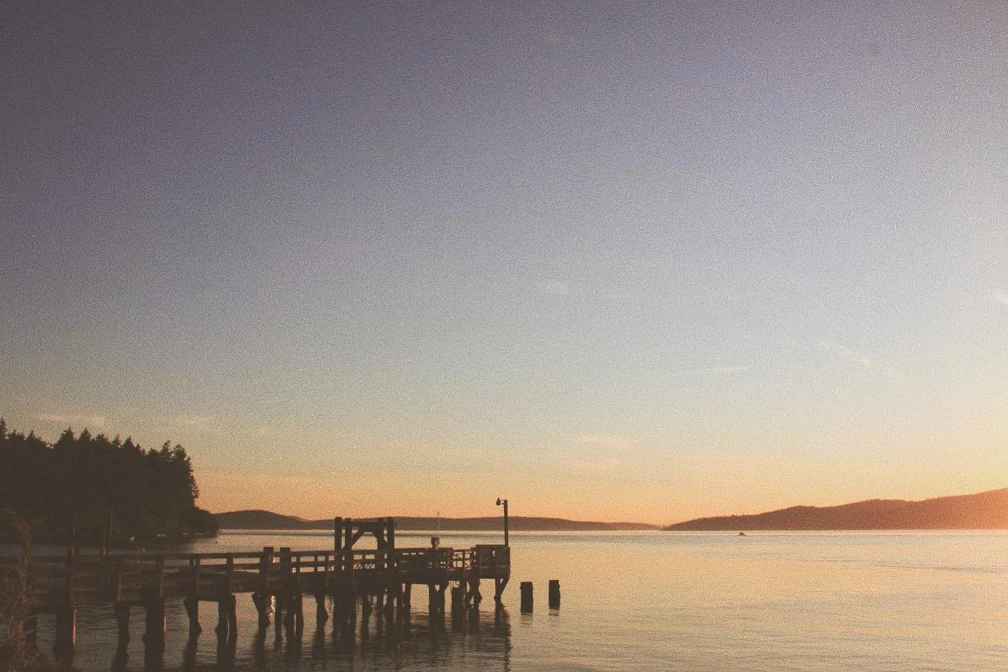 ✨🌞🎣
.
#blakelyisland #pnw #gonefishing #travelgram #caronacruise #sunsetoverthesea