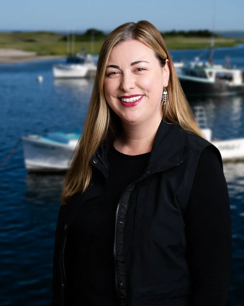 Rebecca Kern by the waters