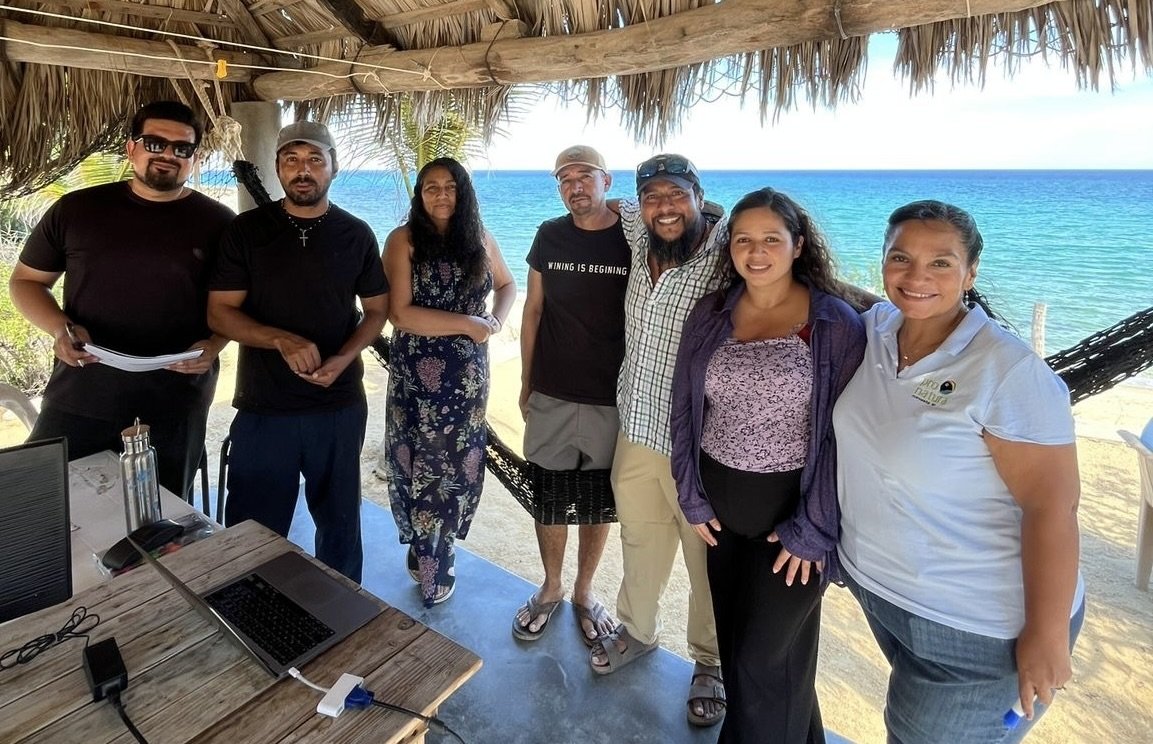 Pablo Castro Moreno (third from right) with community members in Boca del Álamo