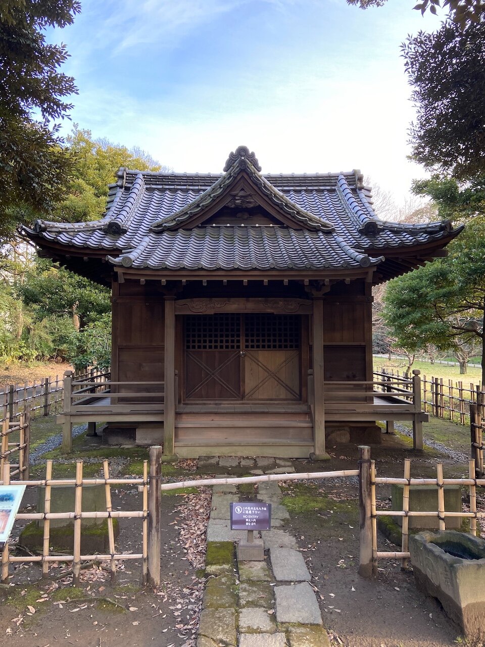 Small temple in Himariku Gardens Tokyo.jpeg