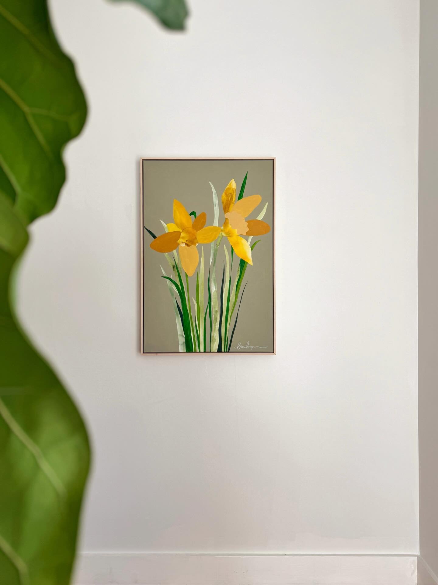 Excited to see more of these playful daffodils making their way out into the world. There are 9 new works available with @wellandwonder !
.
.
.
Sizes range from 11x14-36x48, whether you need an accent piece or a statement on your wall, these flowers 
