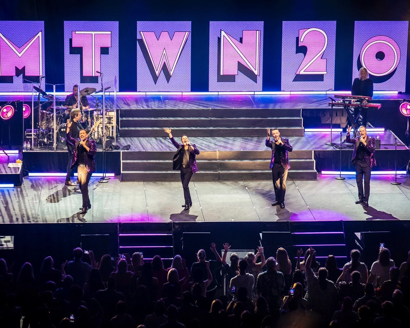🎤On stage performing for you all is just our favorite place to be 🫶🏻
Can&rsquo;t wait for our MTWNN20 tour to continue- the countdown is on !