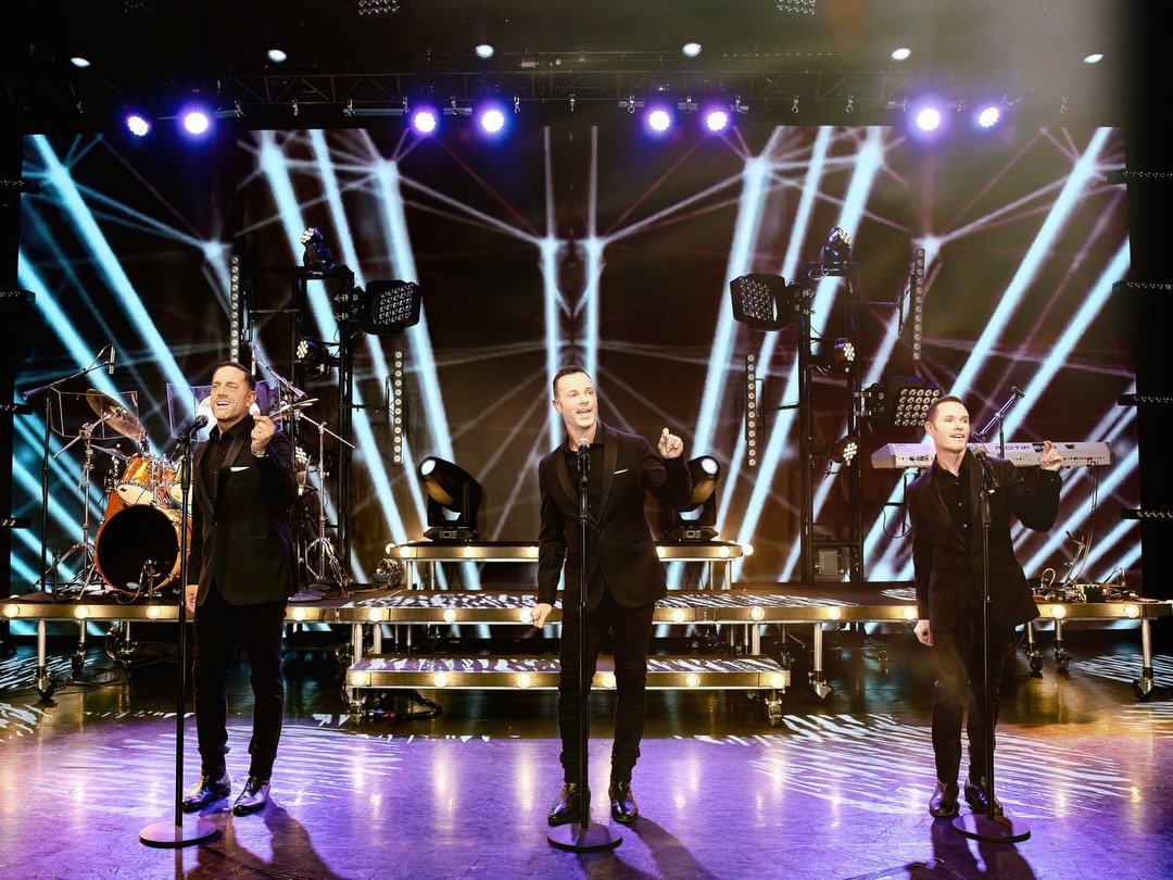 VEGAS! ✨✨We&rsquo;re taking over the South Point Casino showroom all weekend long!
Friday, Saturday, and Sunday&mdash;we&rsquo;re bringing that legendary Motown soul to the stage. Get ready to dance, sing, and help us raise the roof! 🎶🙌

#VegasEnte