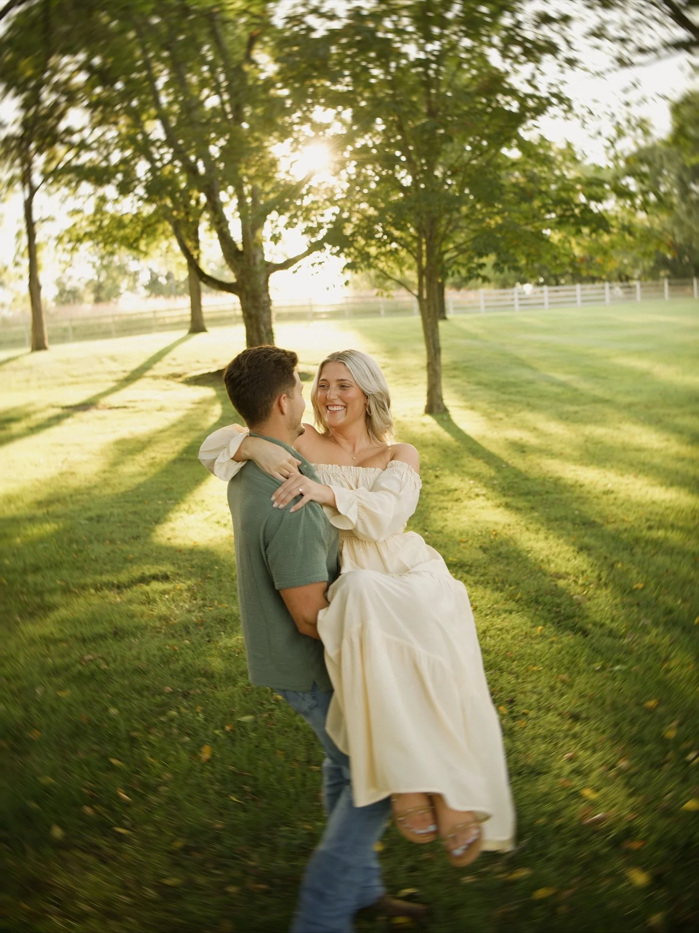 Engagement session at the place this sweet couple will soon get married &mdash; so special @marblegatefarm 🫶🏼!! Beyond excited for Carter &amp; Georgia and such a honor to photograph all the moments💍🤍!!!