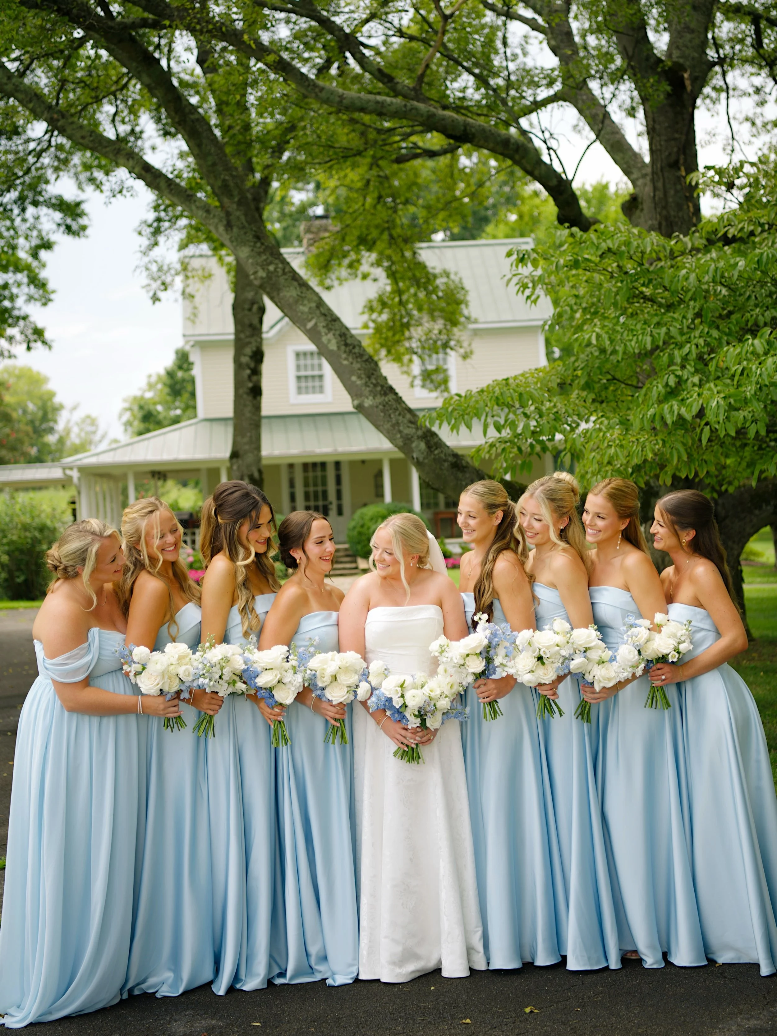 Something blue, but make it the bridesmaids 🩵✨
