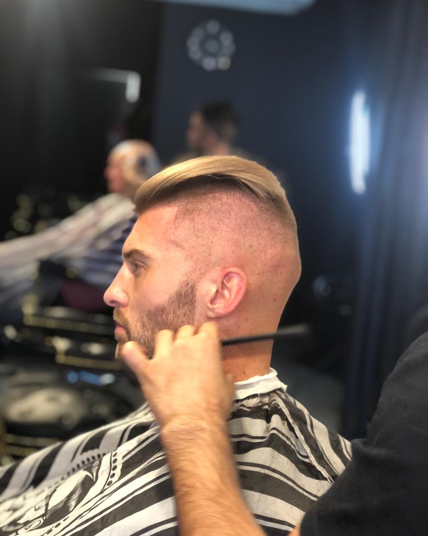 Getting ready for the weekend 😎

#barber 
#barberlife 
#mensstyle 
#menscut