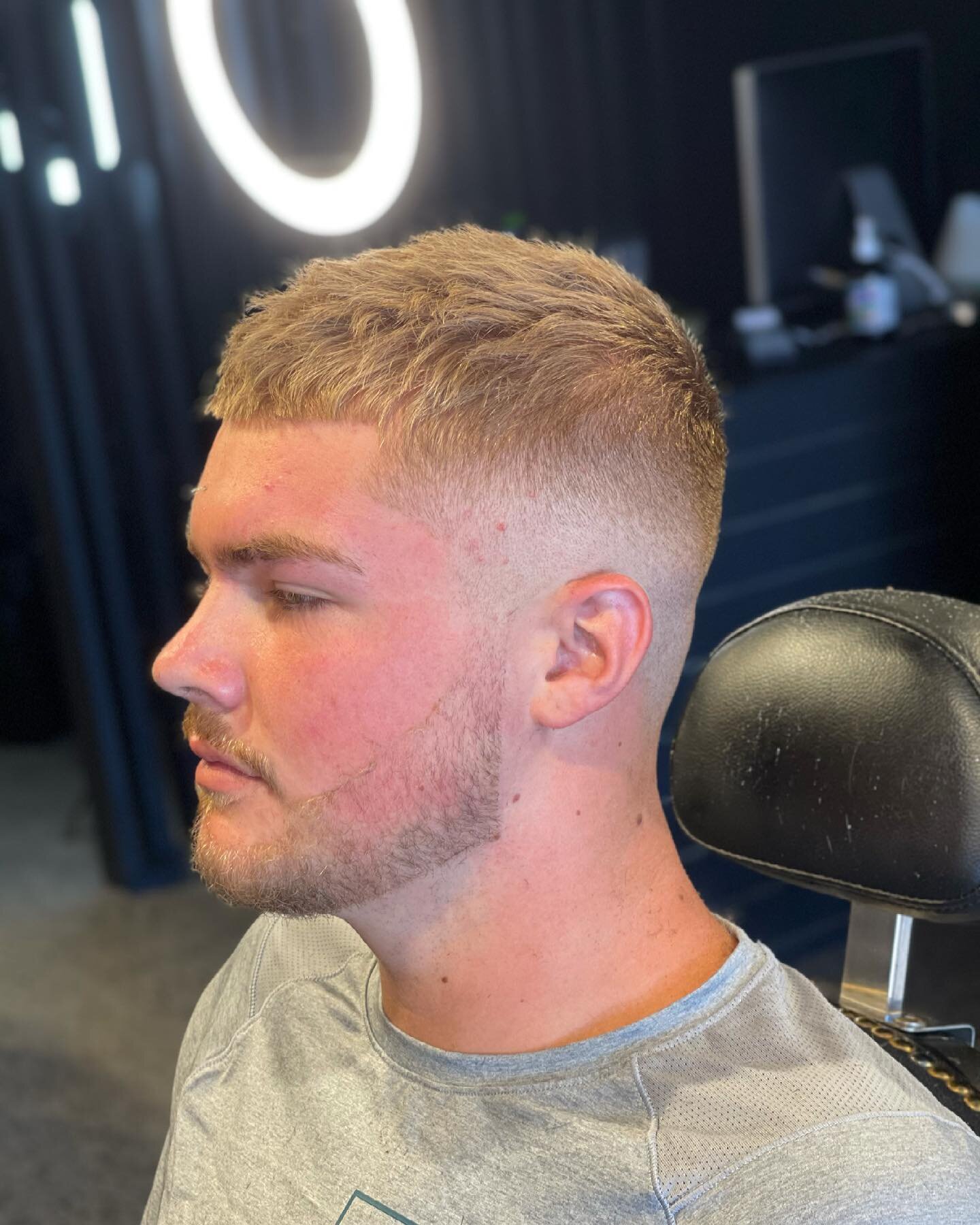 Come and see us at 😎😎💯
18 Bakehouse lane, Orewa

Opposite Dear Coasties and Subway 

Open 7 days a week 💈 💫 

visit our website 
www.drscissors.co.nz

#barber 
#barbershop 
#fades 
#fadesfordays 
#razorfade 
#blade 
#barbershopconnect 
#orewa 
#