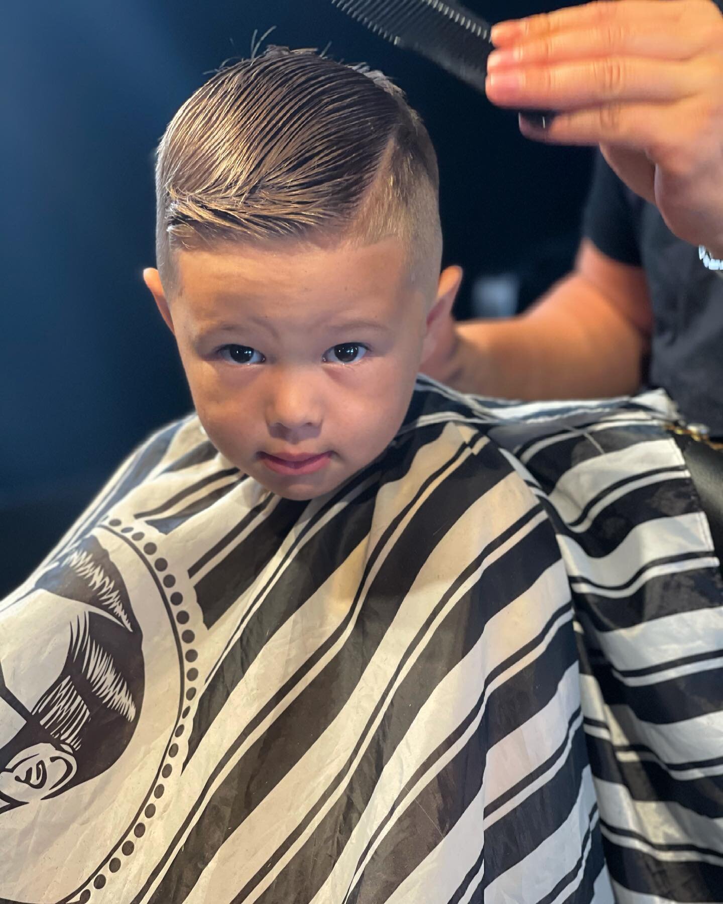 Weekend combover 😉 

#kidshairstyles 
#barber
#barbershop