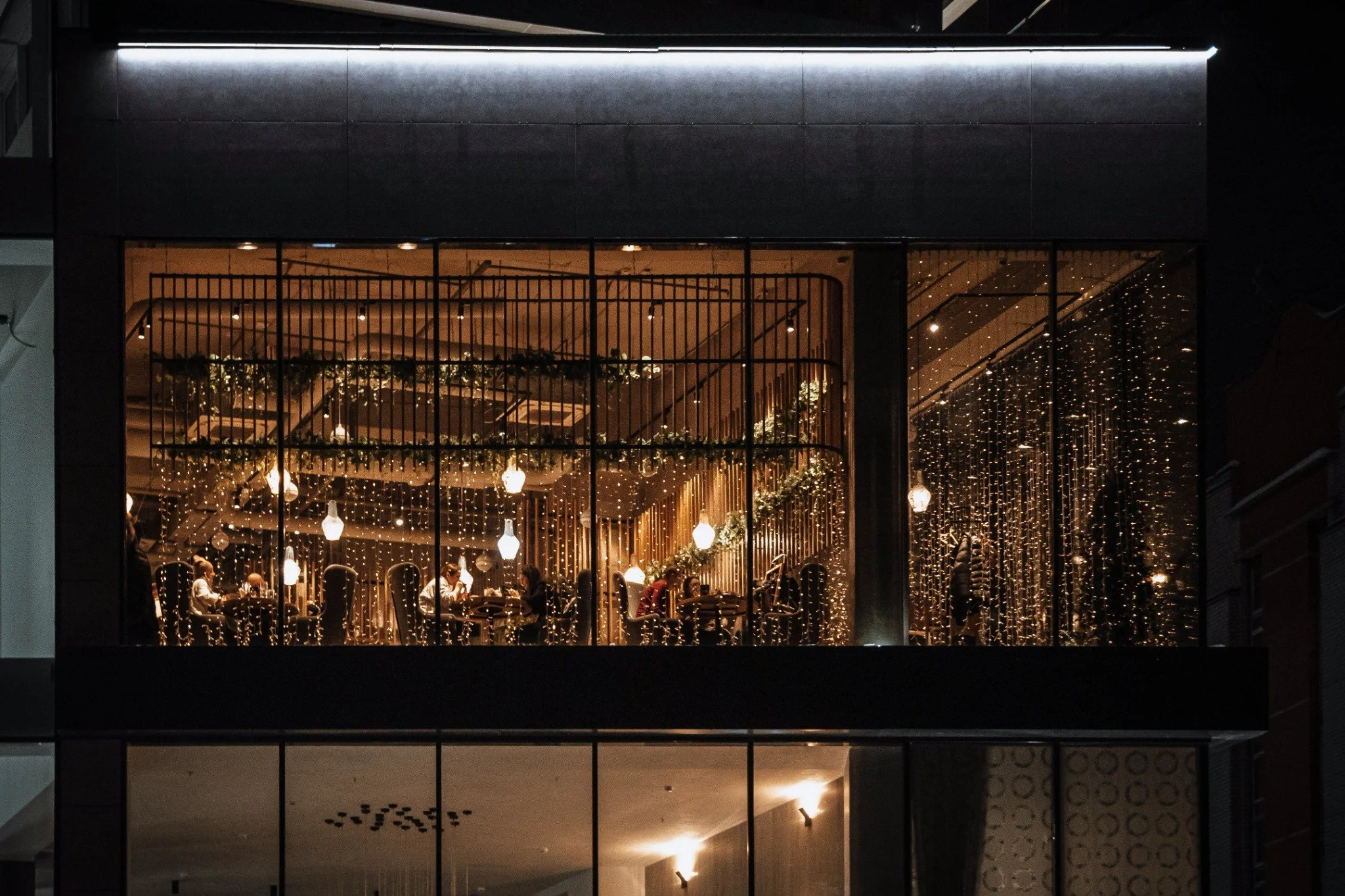 phos-holiday-inspiration-restaurant-curtain-lights.jpg