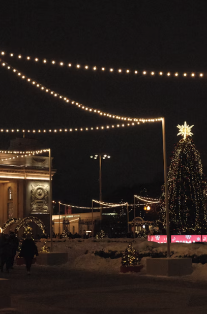 phos-holiday-inspiration-outdoor-plaza-string-lighting.png