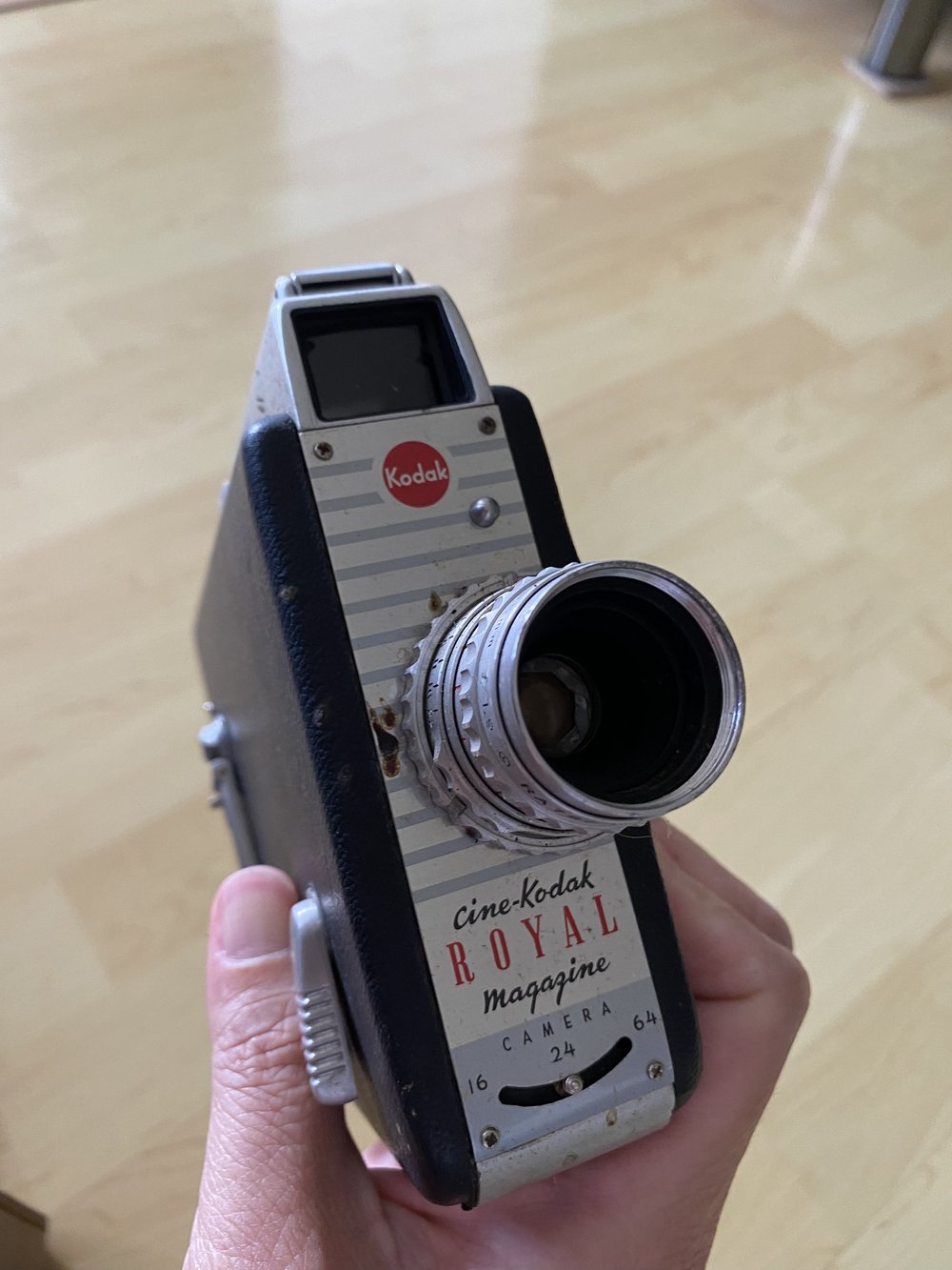 Cine-Kodak Royal Magazine 16mm camera — Heleloa News