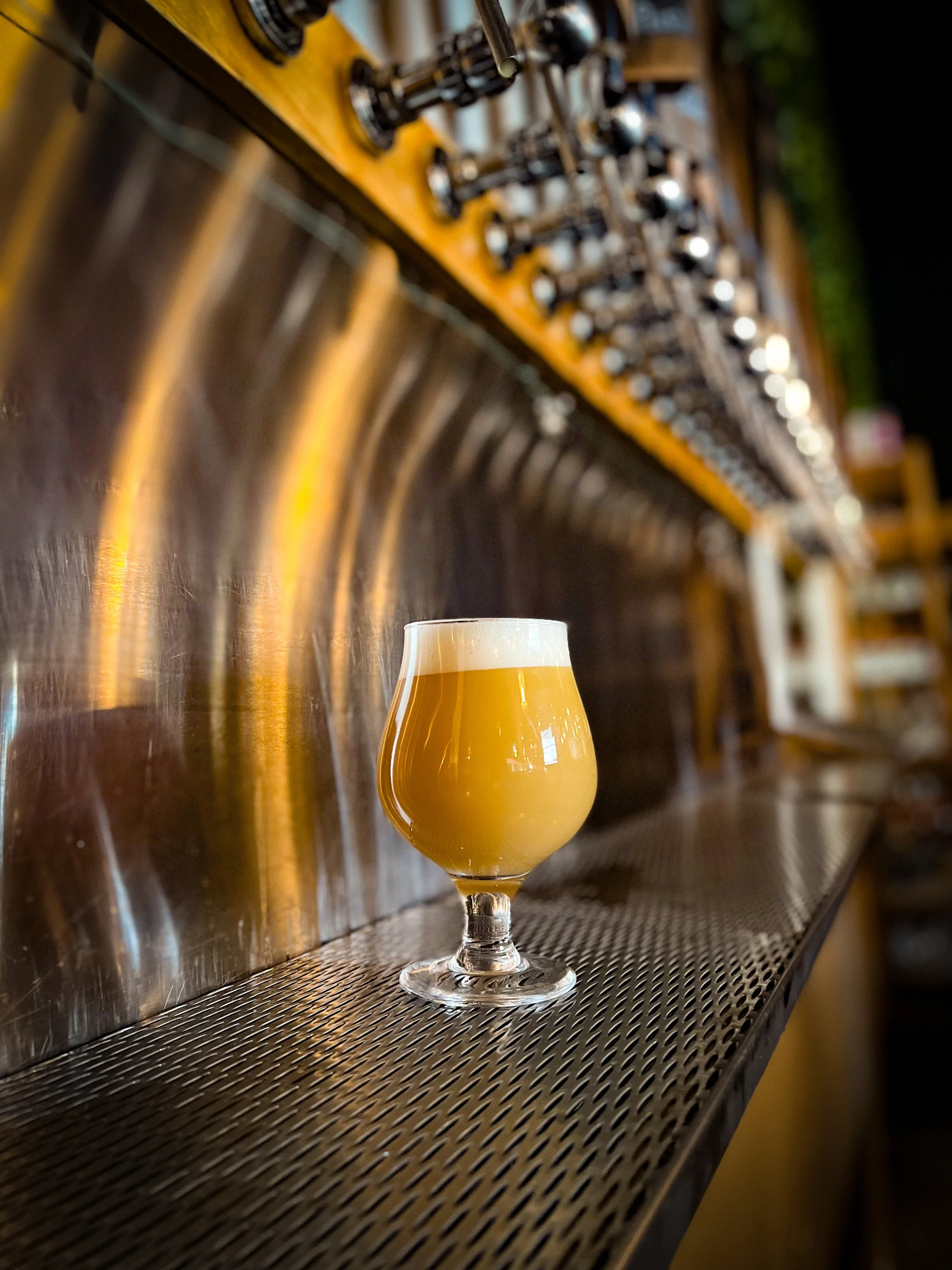 The Pendulum Swings Back: Why West Coast IPAs Are Having a Moment