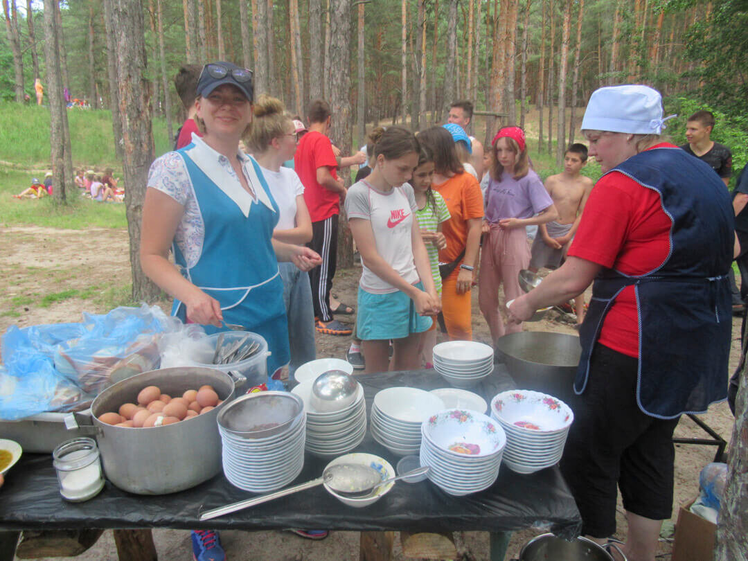 Hiking. Delicious fish soup and porridge._resized_1080 width.JPG