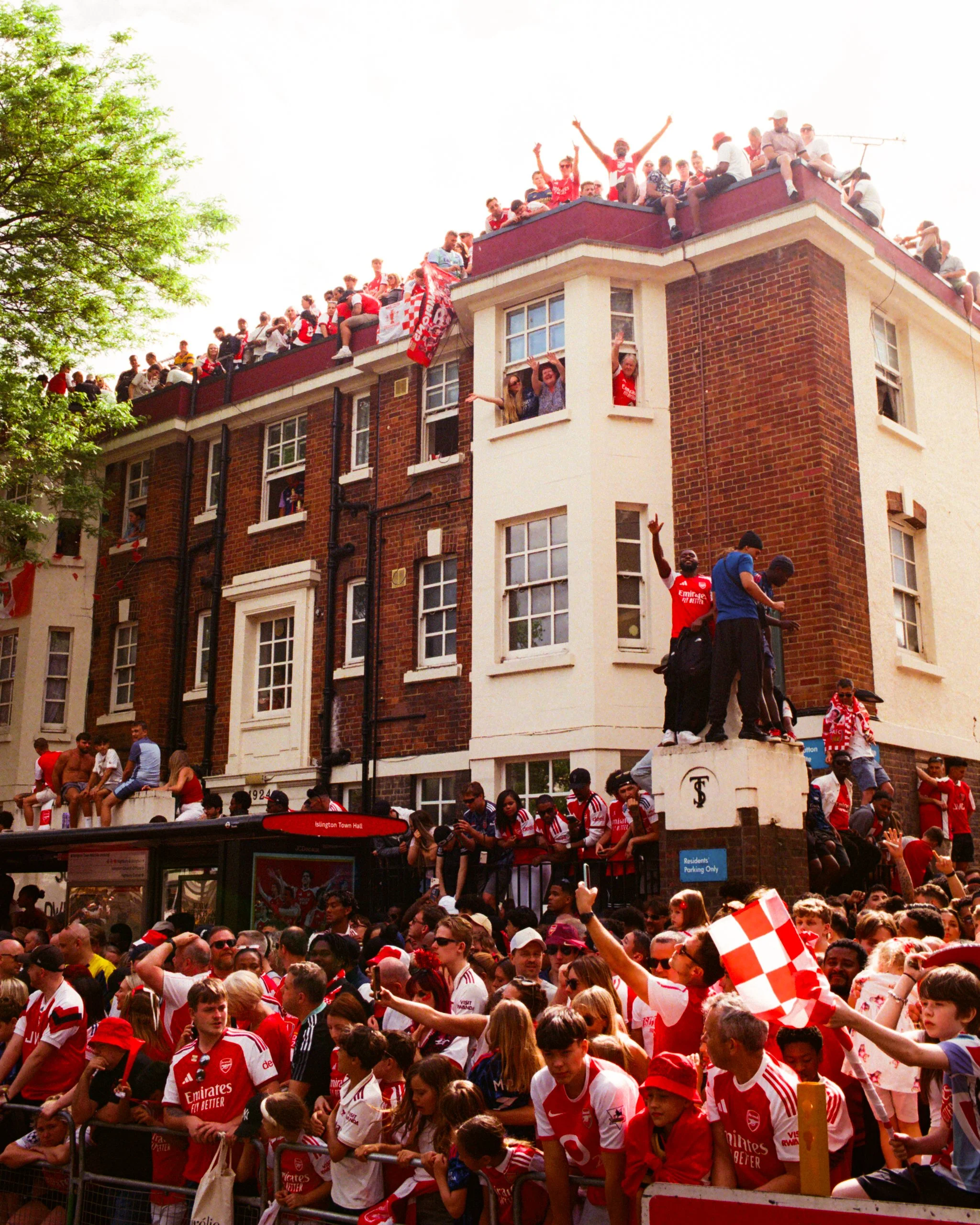 Arsenal_Parade_2026_SamuelMironko_Film_Fans003329860033.jpg
