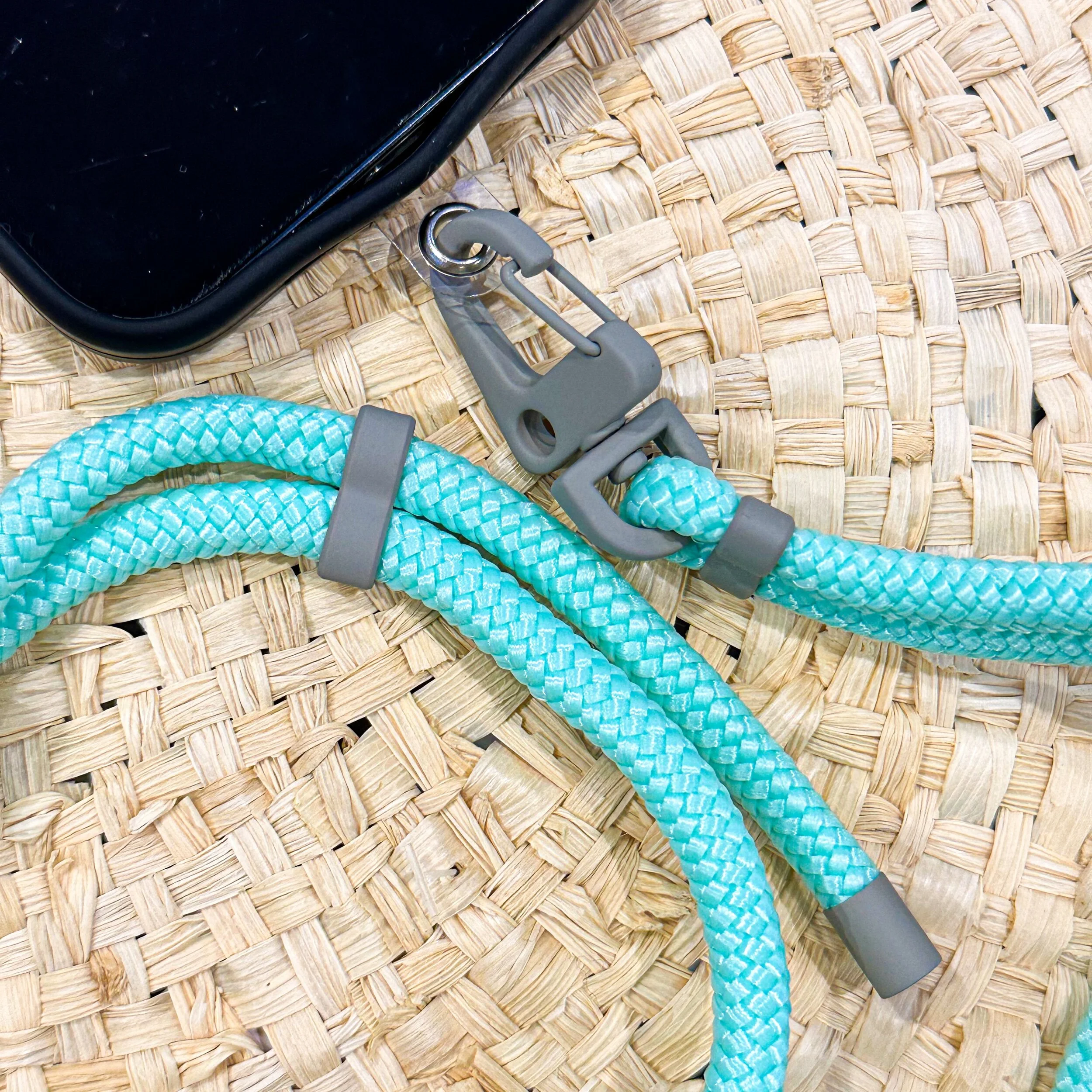 6DCC9EA2-FEE1-46A8-8A94-4B289F9391BE