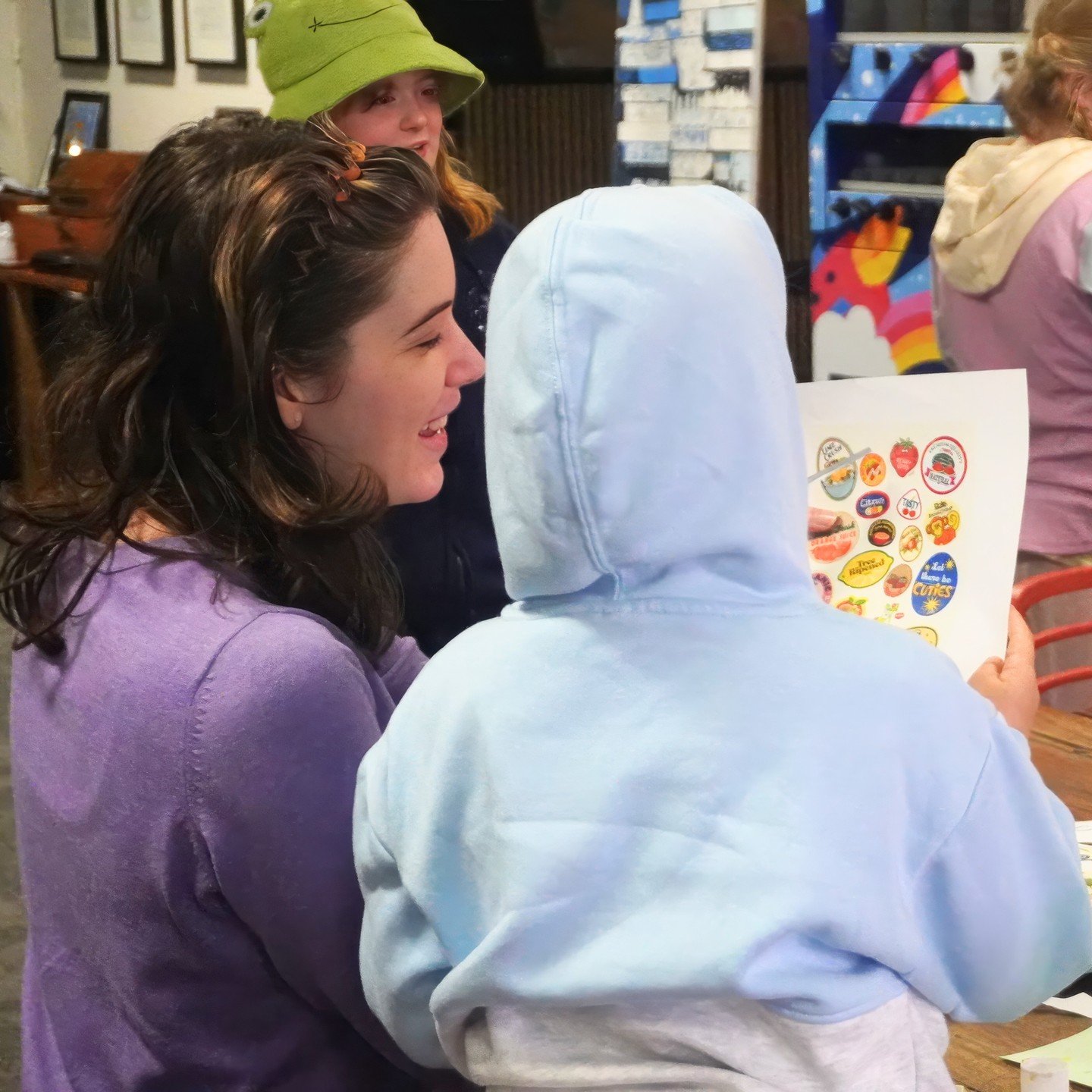 Meet Erin (she/her):
Since completing her Bachelor of Art History and Curating at Monash. Volunteering with the Creative Club gives her a place to reset from the more tedious commitments of life, and working alongside young people is endlessly inspir