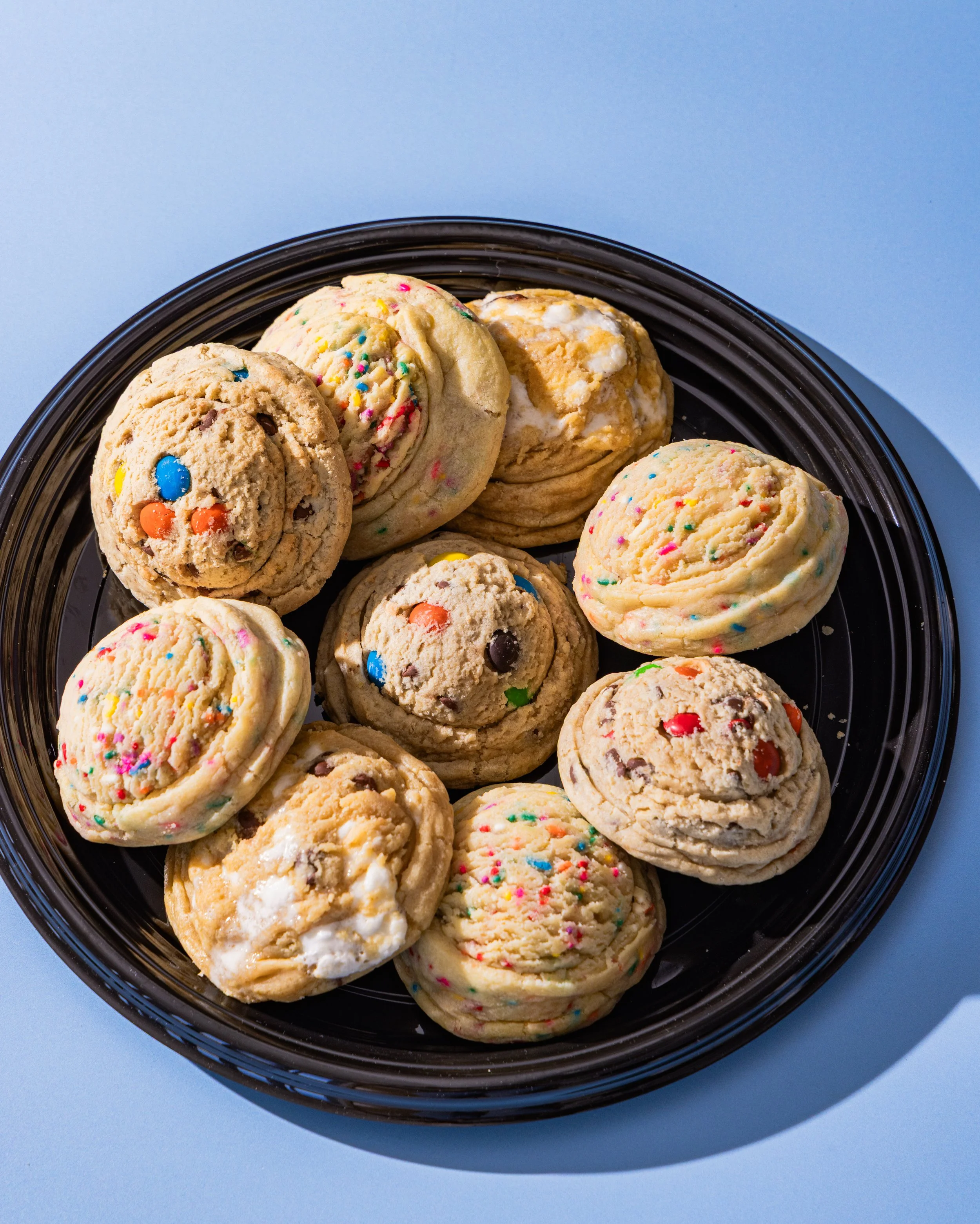 A large plate of cookies