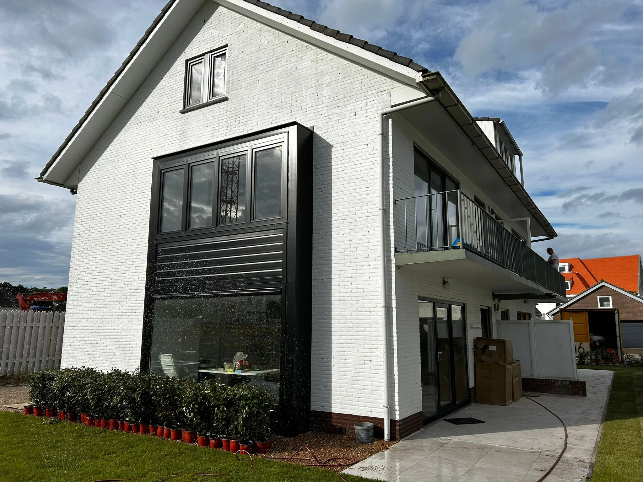 Transformatie van een Woning in Cadzand met Avery Facade Folie