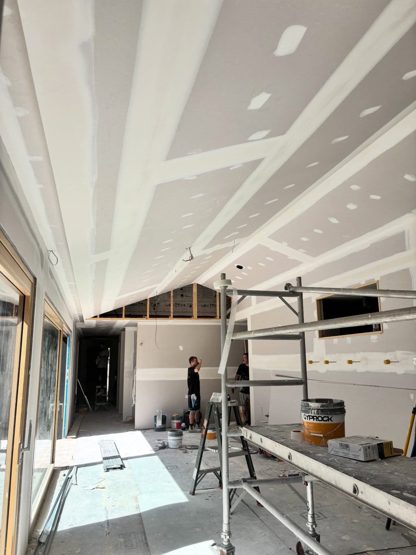 Another photo dump of everything that has happened over the last few weeks onsite.

Our Wellington Passive House is flying with plaster on and joinery coming soon. We have a few new projects starting shortly and @sanctumhomes were up at @proclimaau H